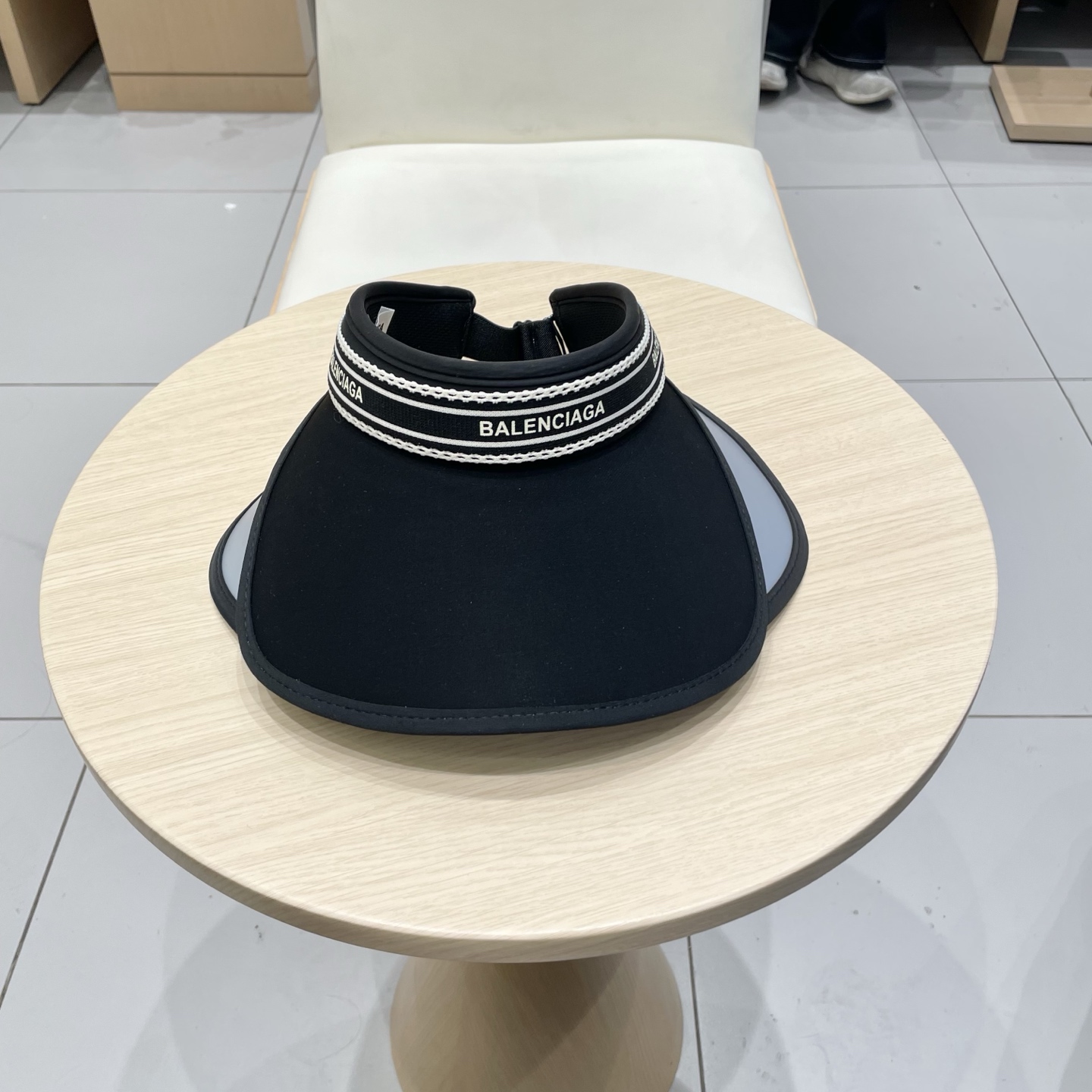 最新巴黎世家BALENCIAGA，空顶遮阳帽，最好品质的，休闲大方，大家自己对比哦