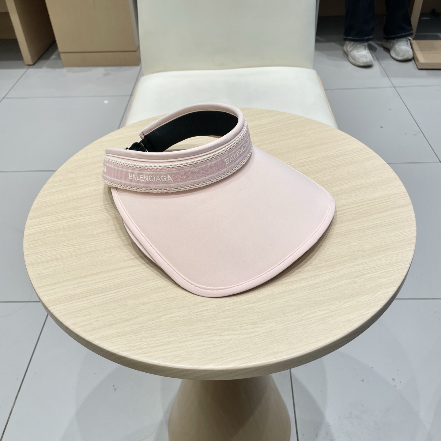 最新巴黎世家BALENCIAGA，空顶遮阳帽，最好品质的，休闲大方，大家自己对比哦