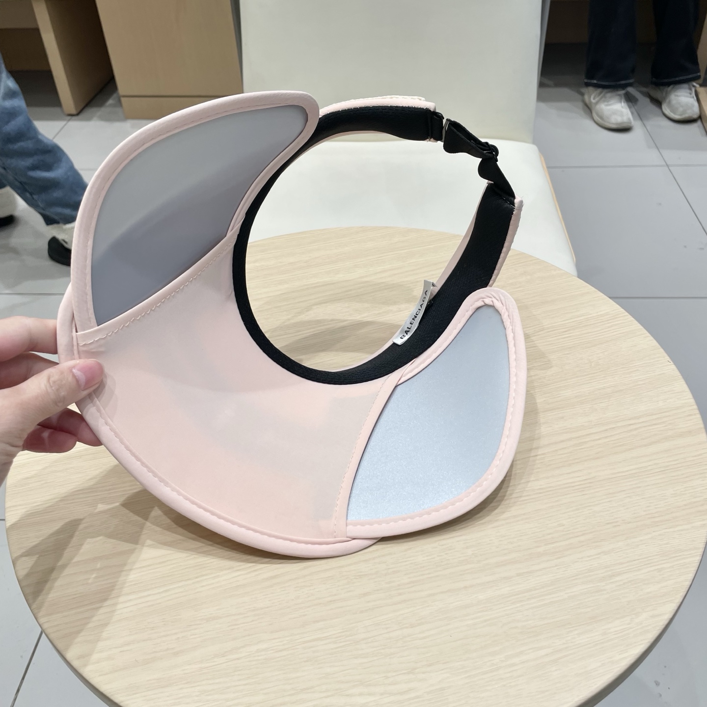 最新巴黎世家BALENCIAGA，空顶遮阳帽，最好品质的，休闲大方，大家自己对比哦