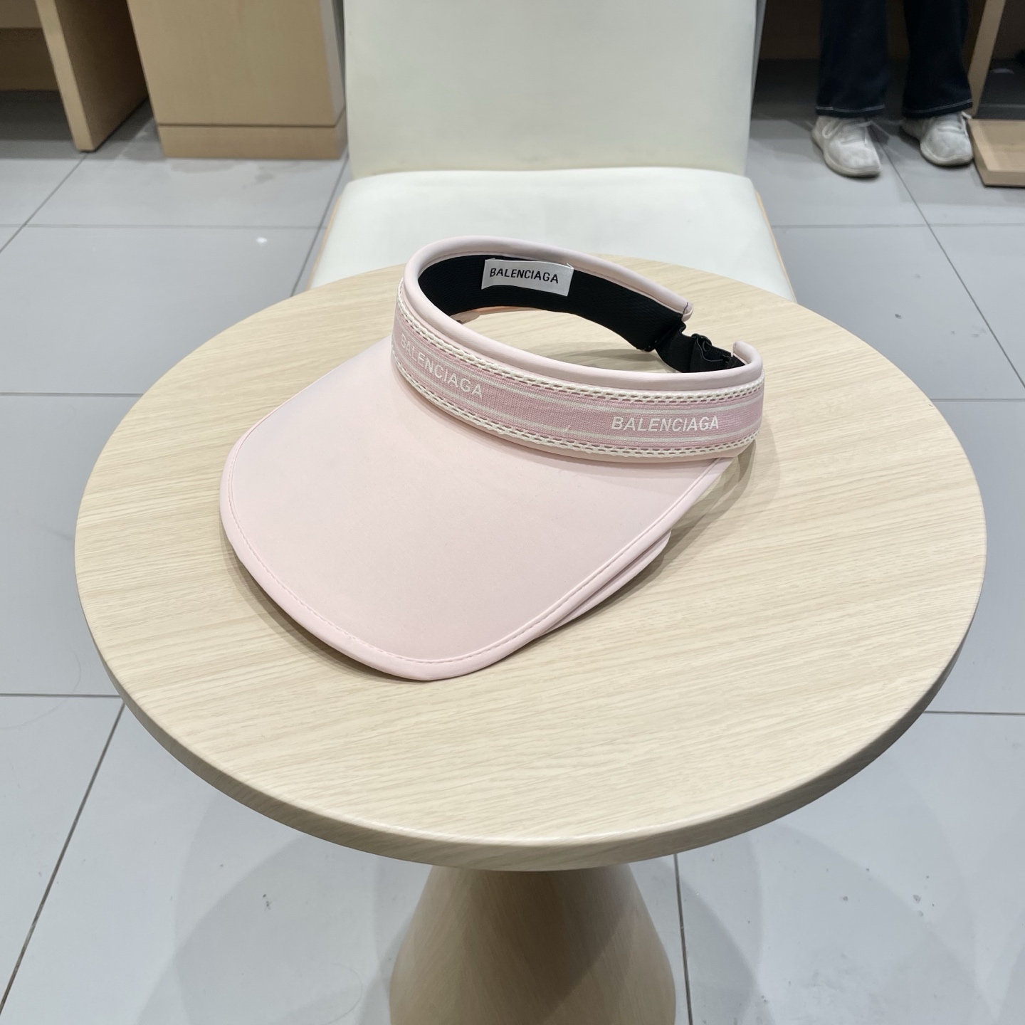 最新巴黎世家BALENCIAGA，空顶遮阳帽，最好品质的，休闲大方，大家自己对比哦