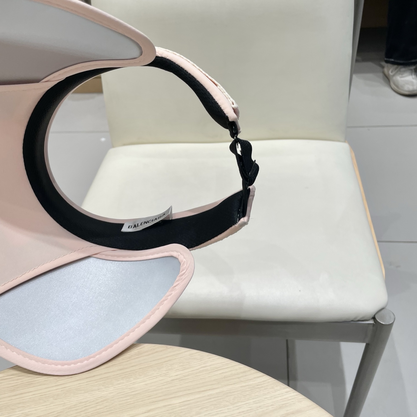 最新巴黎世家BALENCIAGA，空顶遮阳帽，最好品质的，休闲大方，大家自己对比哦