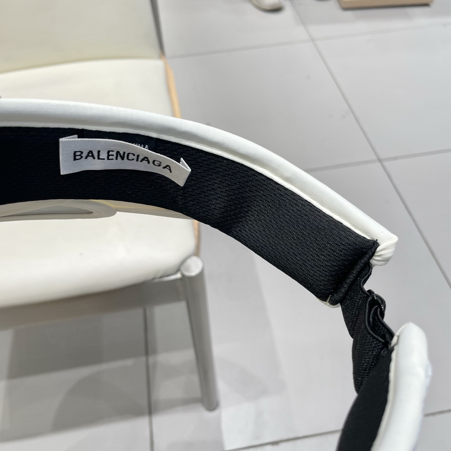 最新巴黎世家BALENCIAGA，空顶遮阳帽，最好品质的，休闲大方，大家自己对比哦