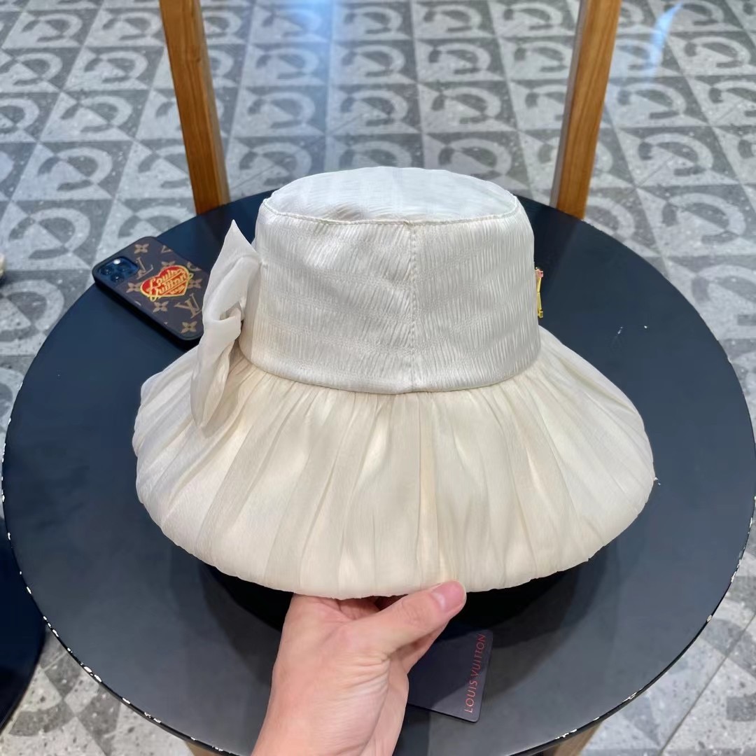  LouisVuitton🧢路易威登新款渔夫帽女夏气质大檐显脸小度假海边沙滩防晒太阳帽