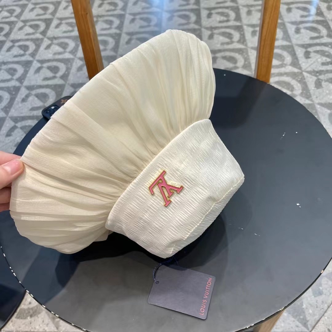  LouisVuitton🧢路易威登新款渔夫帽女夏气质大檐显脸小度假海边沙滩防晒太阳帽