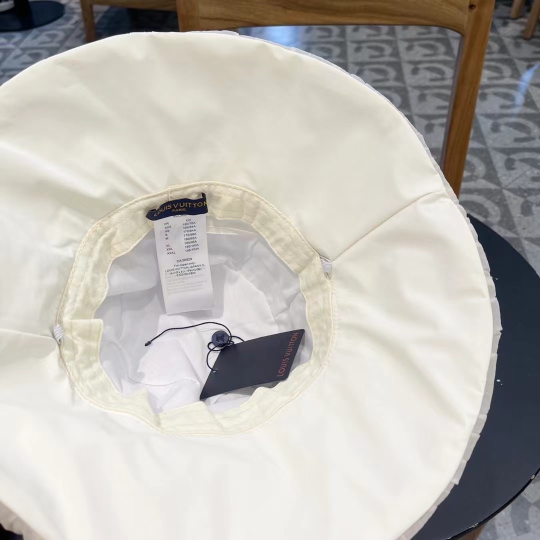  LouisVuitton🧢路易威登新款渔夫帽女夏气质大檐显脸小度假海边沙滩防晒太阳帽