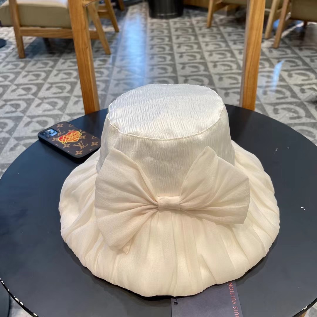  LouisVuitton🧢路易威登新款渔夫帽女夏气质大檐显脸小度假海边沙滩防晒太阳帽