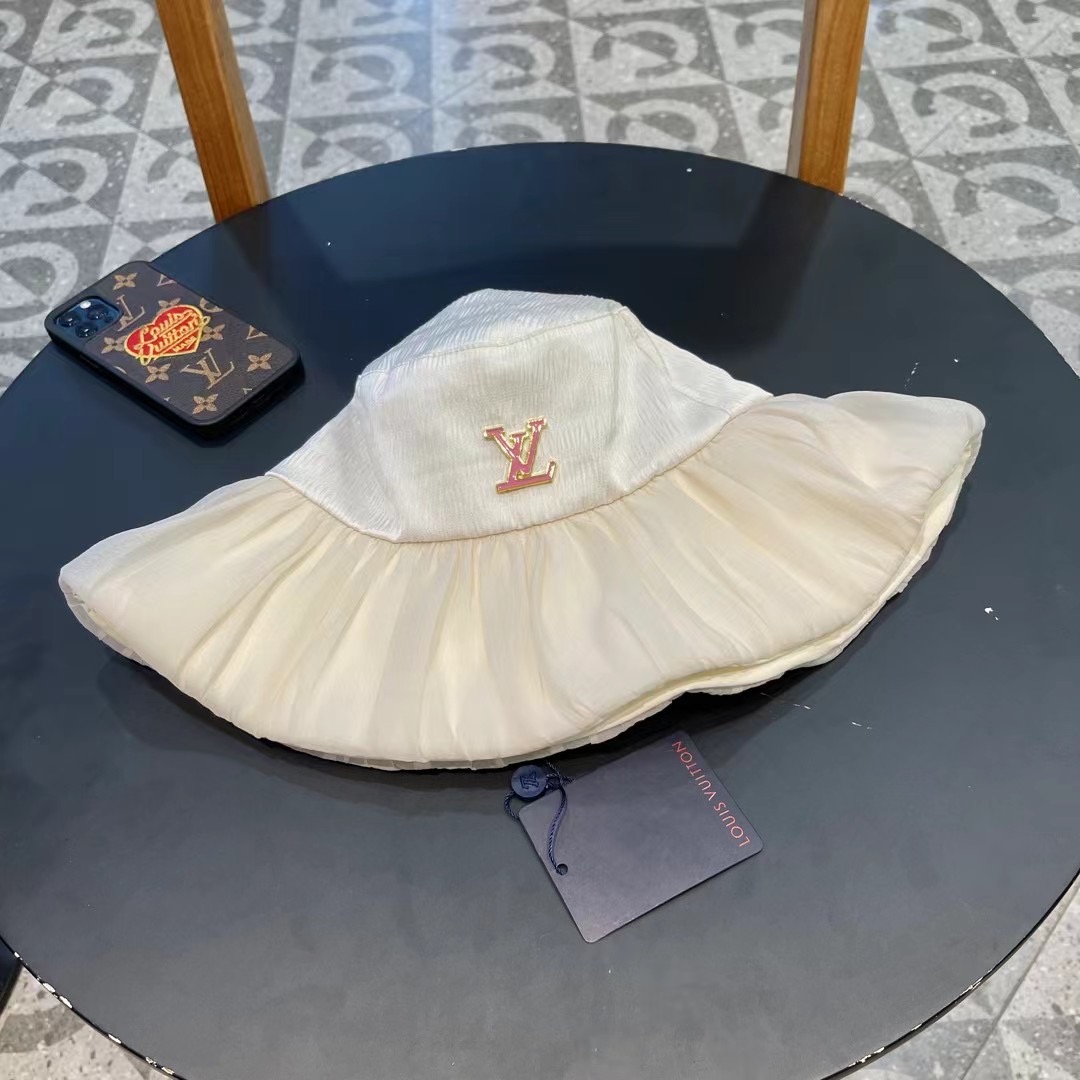  LouisVuitton🧢路易威登新款渔夫帽女夏气质大檐显脸小度假海边沙滩防晒太阳帽