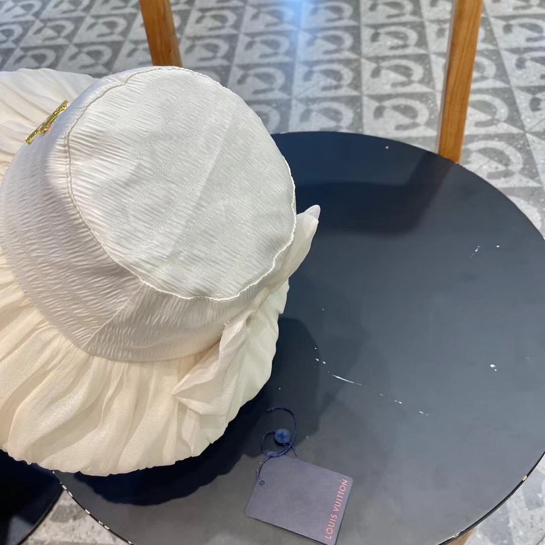  LouisVuitton🧢路易威登新款渔夫帽女夏气质大檐显脸小度假海边沙滩防晒太阳帽
