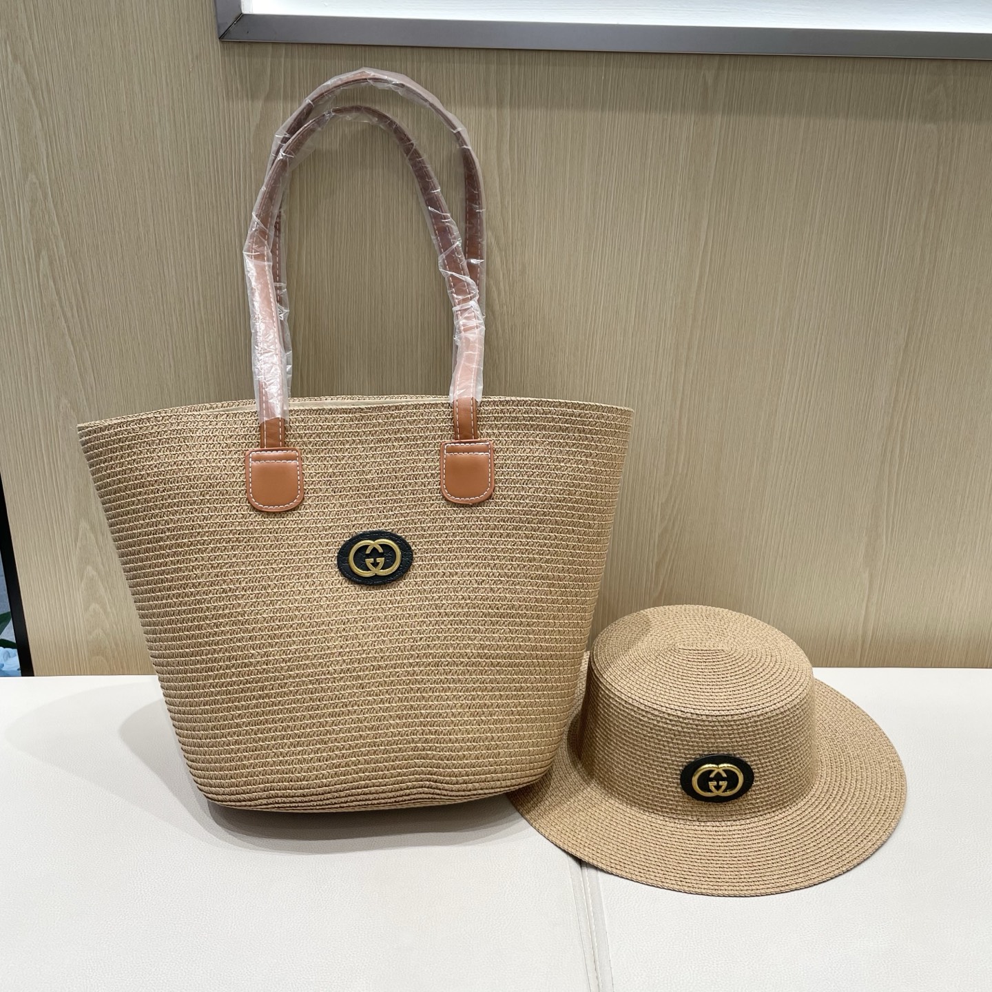 NO:226617,Gucci 2025 new two-piece set retro tote bag women's summer season straw woven bag versatile large capacity straw hat combination set trend hat straw hat fisherman hat baseball hat, hat, gucci, espadrilles, espadrilles, totes, hats19860909Gucci古奇2025新款两件套复古托特包包女夏森系草编包百搭大容量草帽组合套装潮流帽子草帽渔夫帽棒球帽,帽子,gucci,espadrilles,espadrilles,totes,hats,hat
