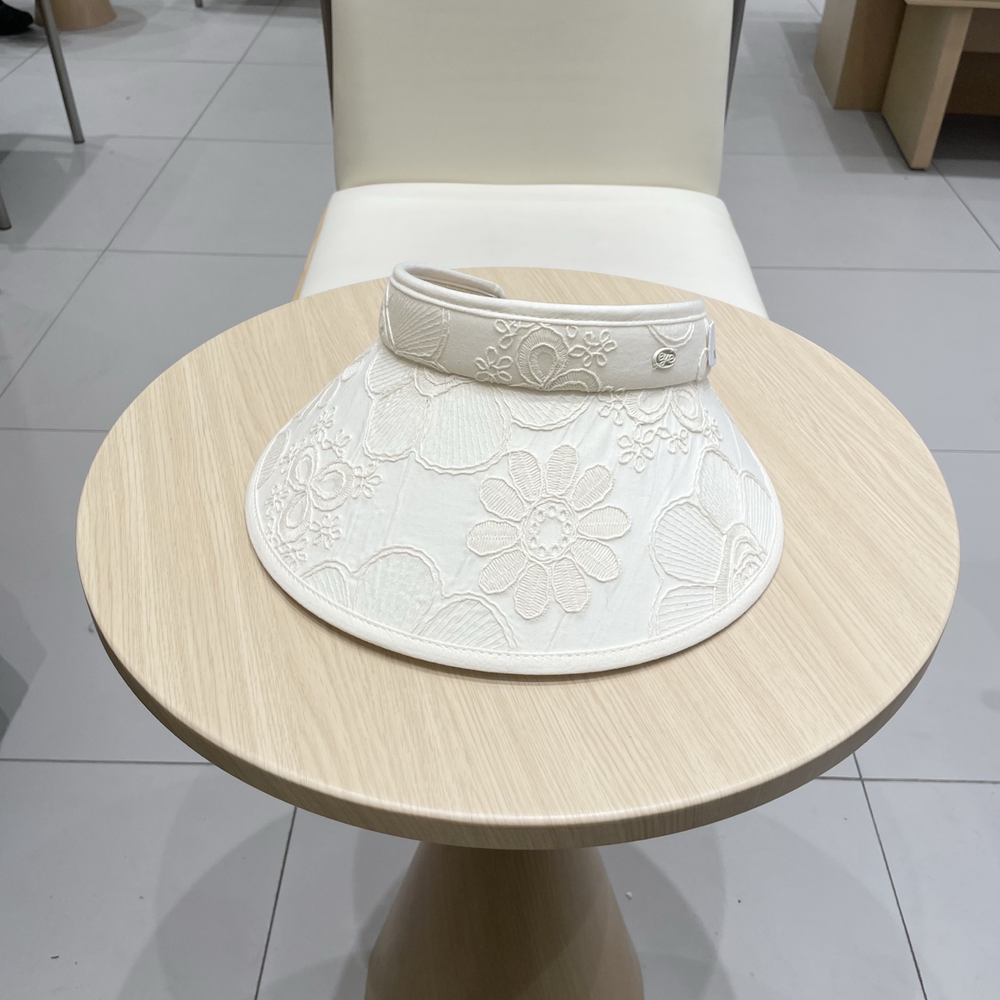 蒙口MONCLER新款花朵刺绣空顶帽女春夏出游遮阳防晒帽显脸小百搭休闲太阳
