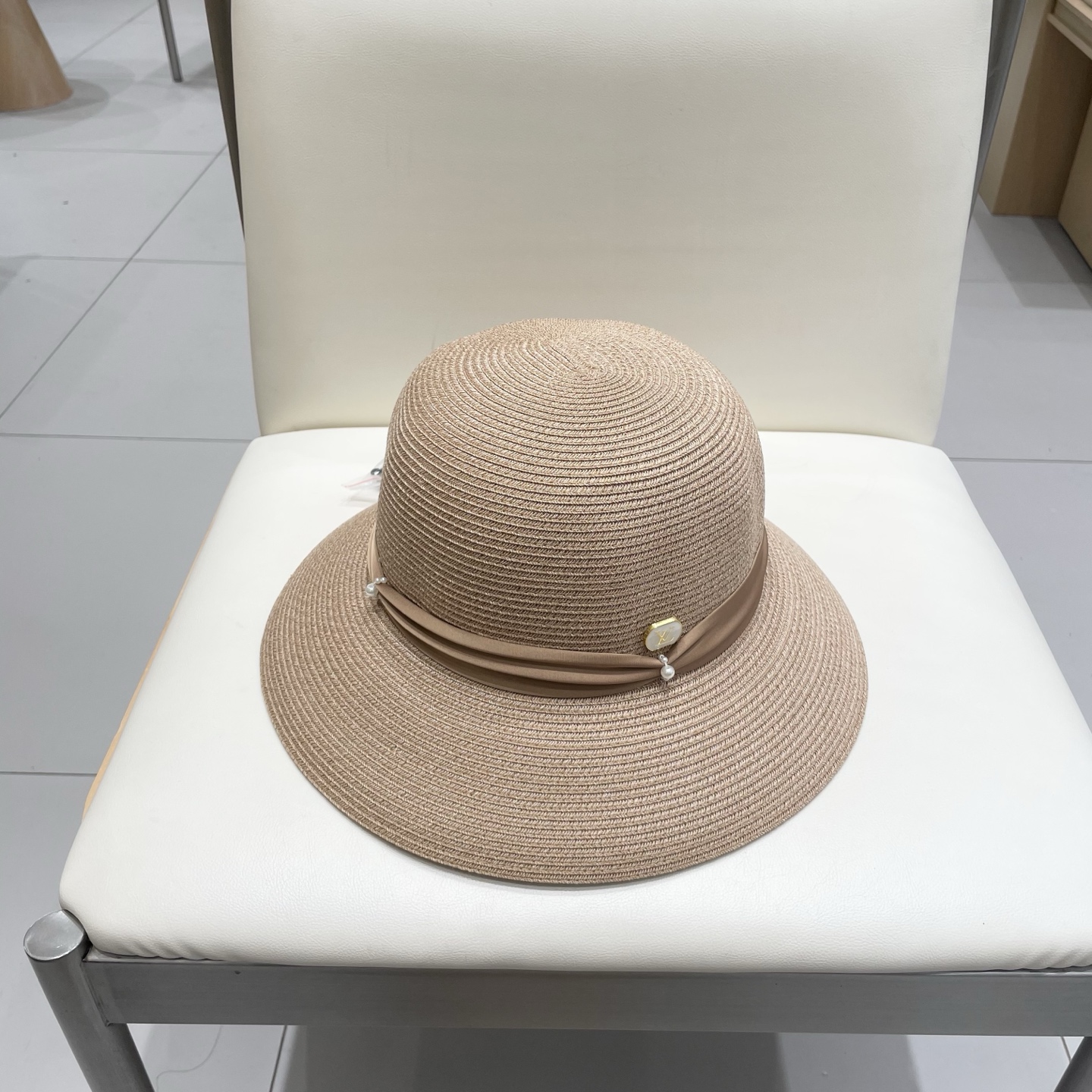  🧢路易威登棒球帽 LouisVuitton渔夫帽夏季女士时尚千金风宽檐细编遮阳帽缎面珍珠轻量圆顶