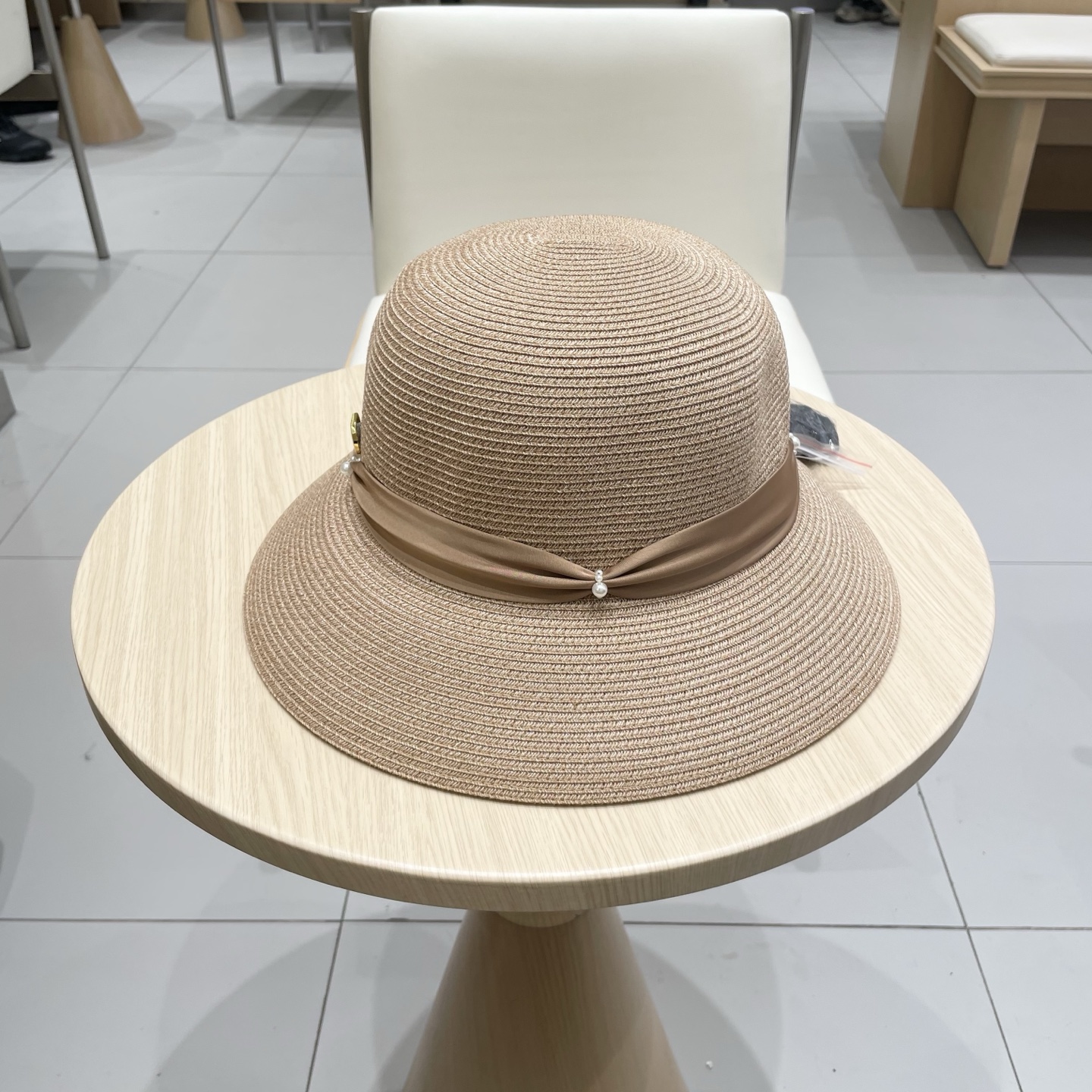  🧢路易威登棒球帽 LouisVuitton渔夫帽夏季女士时尚千金风宽檐细编遮阳帽缎面珍珠轻量圆顶