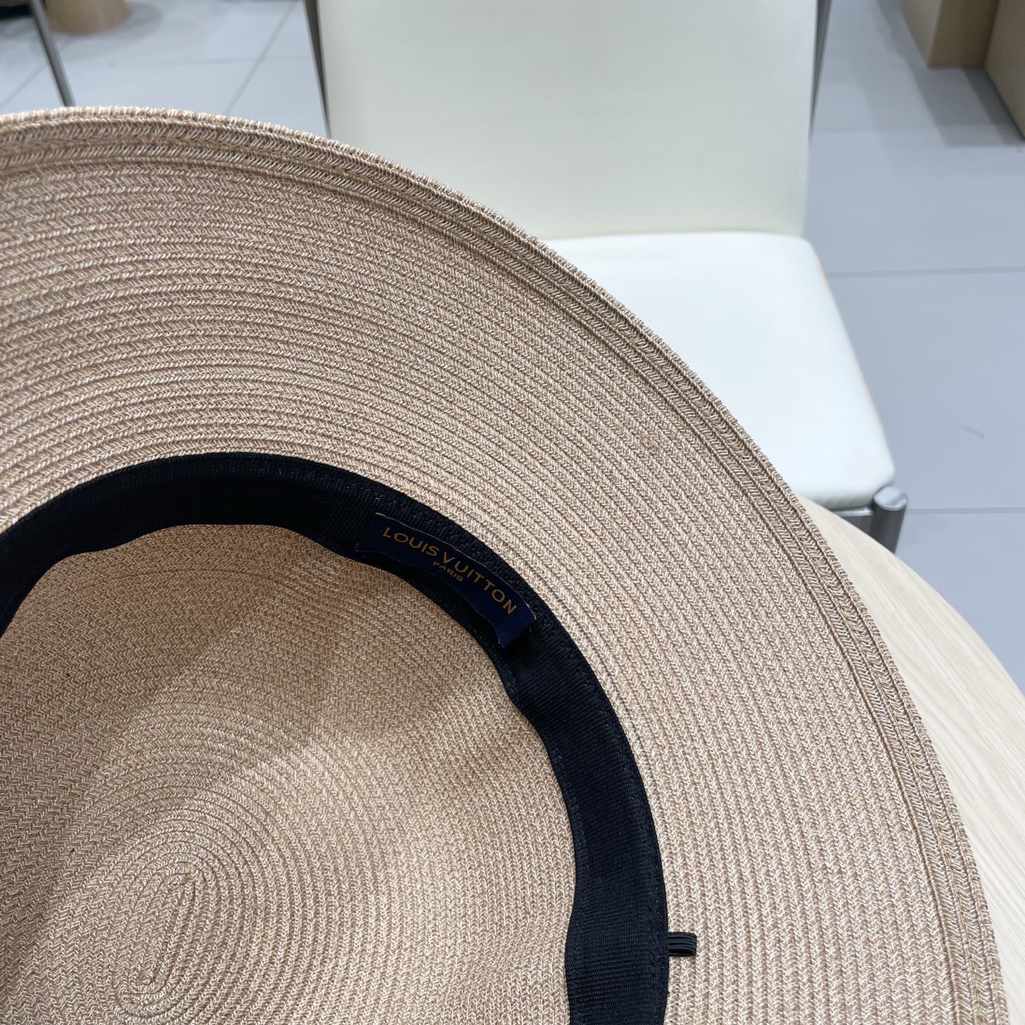  🧢路易威登棒球帽 LouisVuitton渔夫帽夏季女士时尚千金风宽檐细编遮阳帽缎面珍珠轻量圆顶