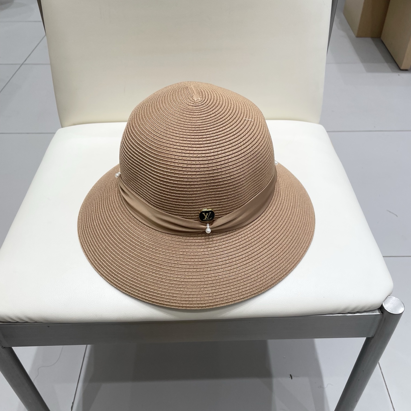  🧢路易威登棒球帽 LouisVuitton渔夫帽夏季女士时尚千金风宽檐细编遮阳帽缎面珍珠轻量圆顶