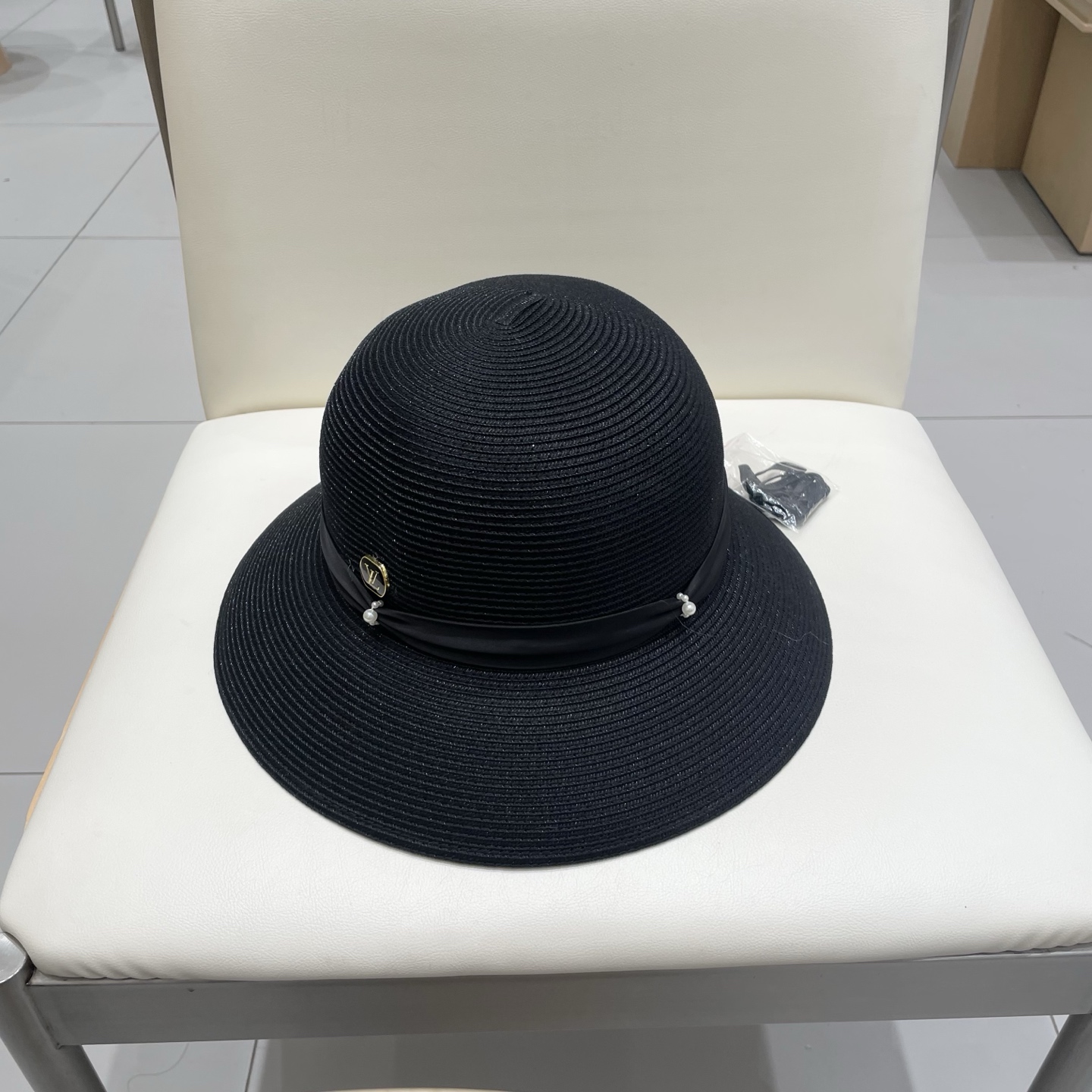  🧢路易威登棒球帽 LouisVuitton渔夫帽夏季女士时尚千金风宽檐细编遮阳帽缎面珍珠轻量圆顶