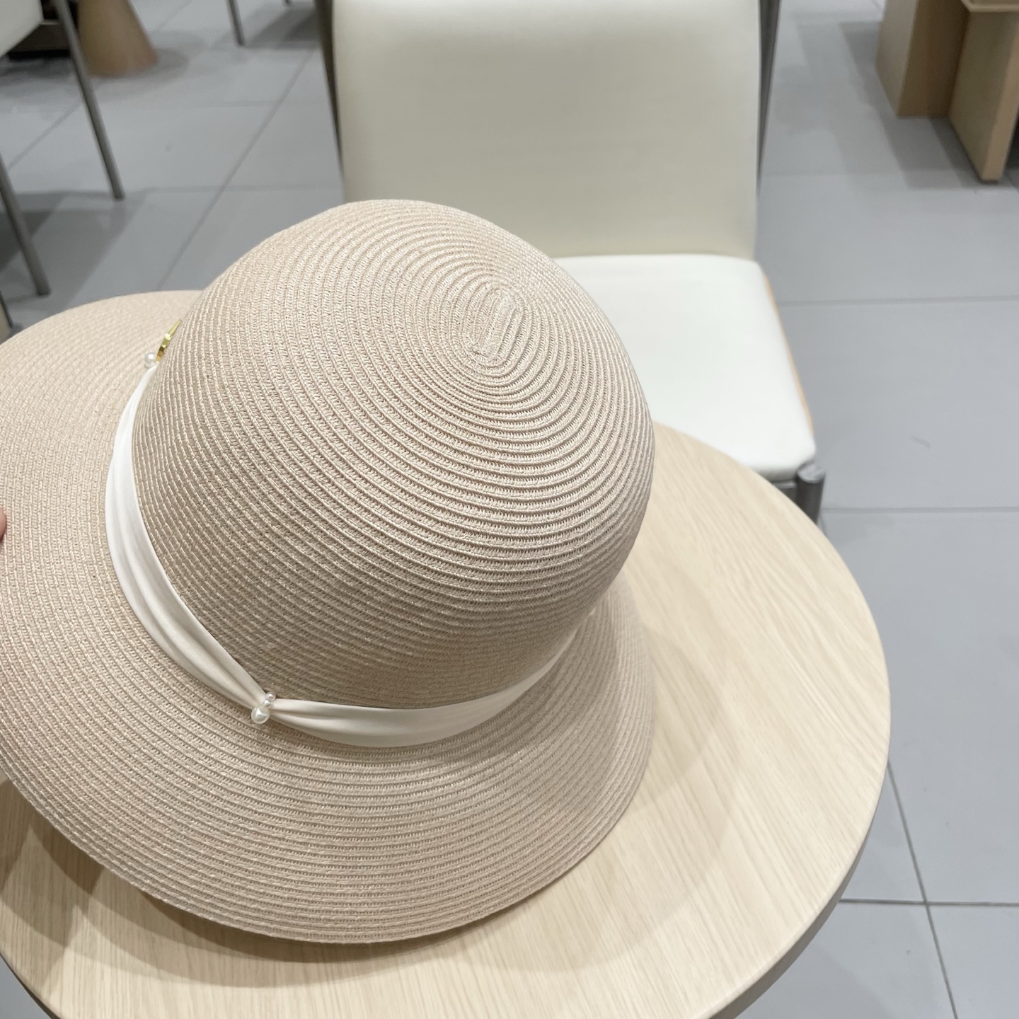  🧢路易威登棒球帽 LouisVuitton渔夫帽夏季女士时尚千金风宽檐细编遮阳帽缎面珍珠轻量圆顶