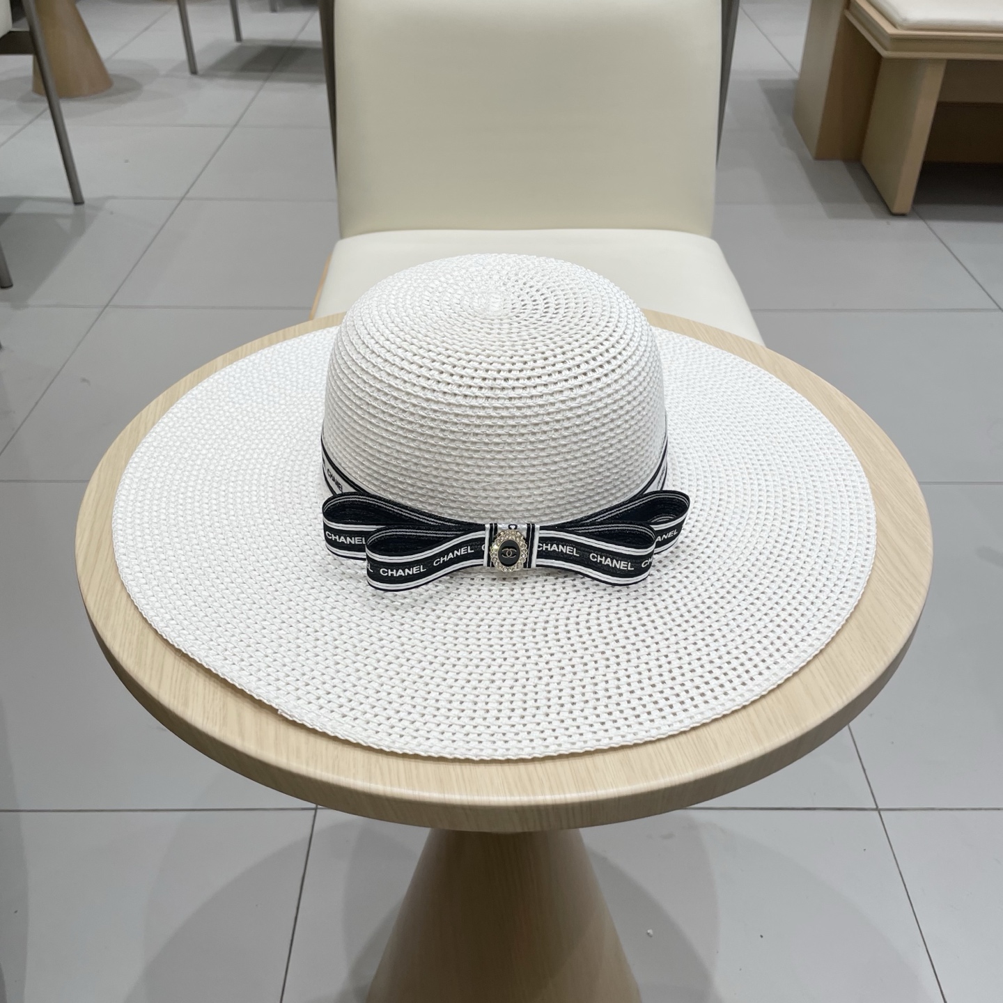 【CHANEL香奈儿】2025的新款草编遮阳圆顶草帽🤩沙滩风，简约大方，百搭单品～出街首选，