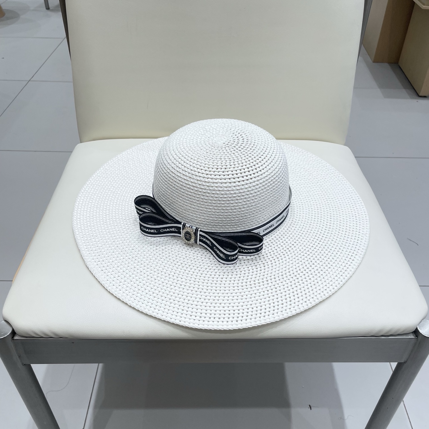 【CHANEL香奈儿】2025的新款草编遮阳圆顶草帽🤩沙滩风，简约大方，百搭单品～出街首选，