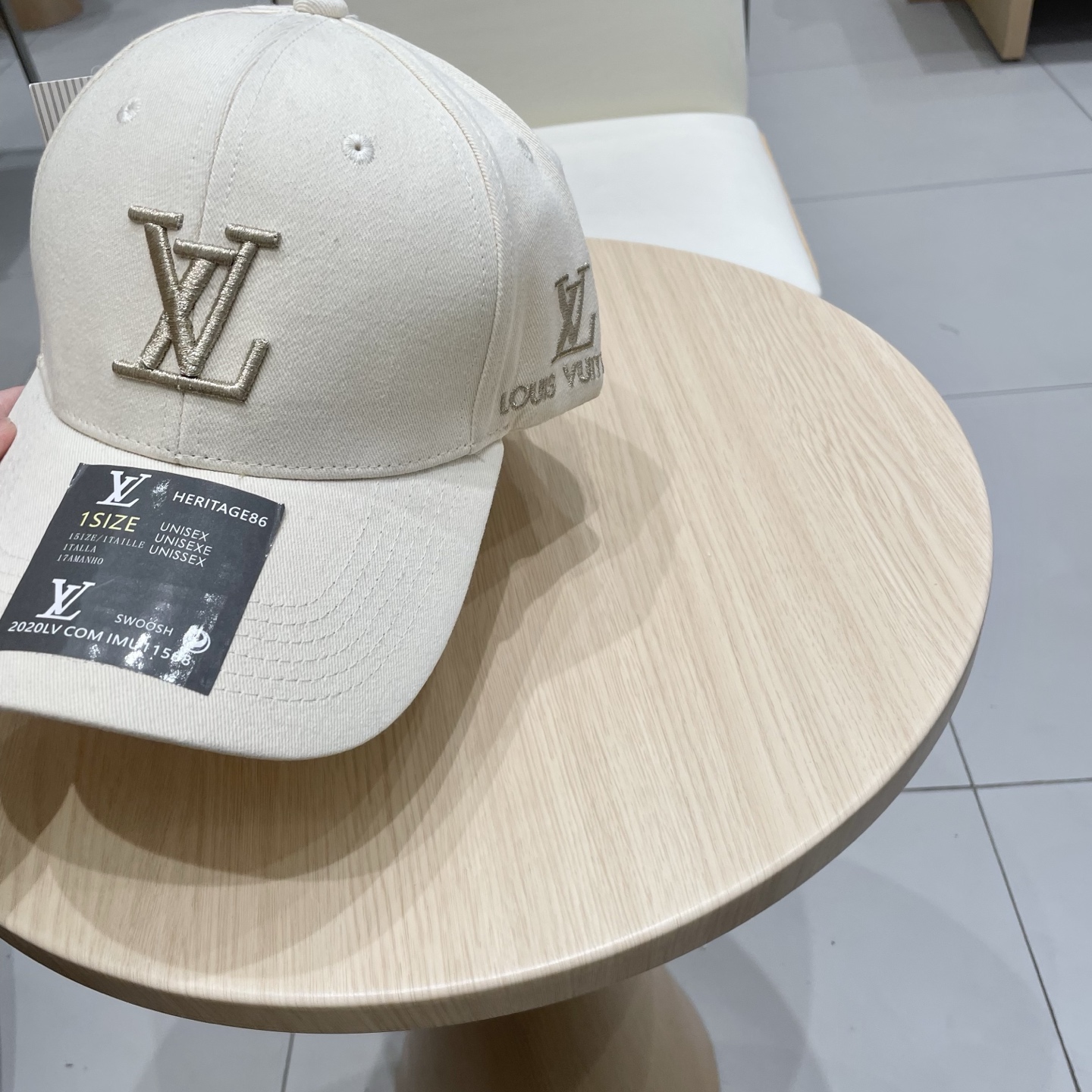 🧢路易威登lv棒球帽 LouisVuitton😍新款重工打造♥️高端大气，百搭款🤗男女通用！