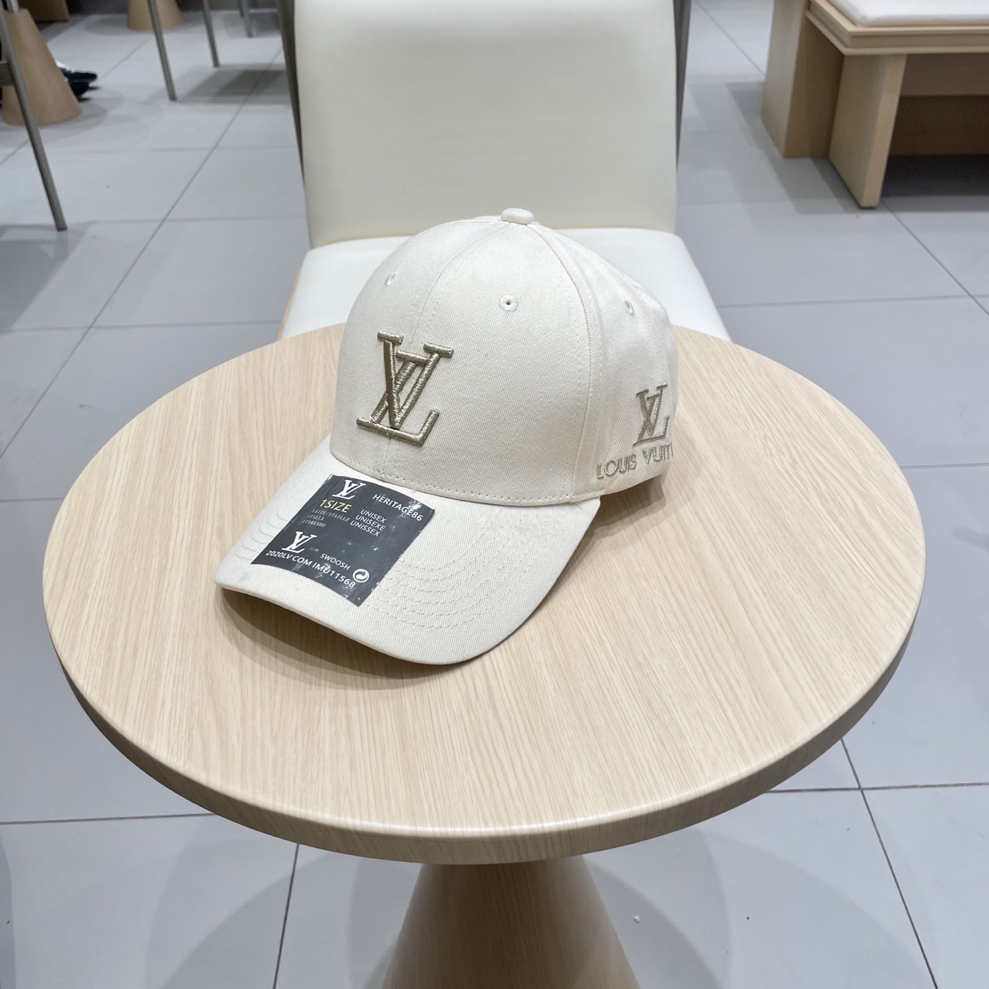 🧢路易威登lv棒球帽 LouisVuitton😍新款重工打造♥️高端大气，百搭款🤗男女通用！