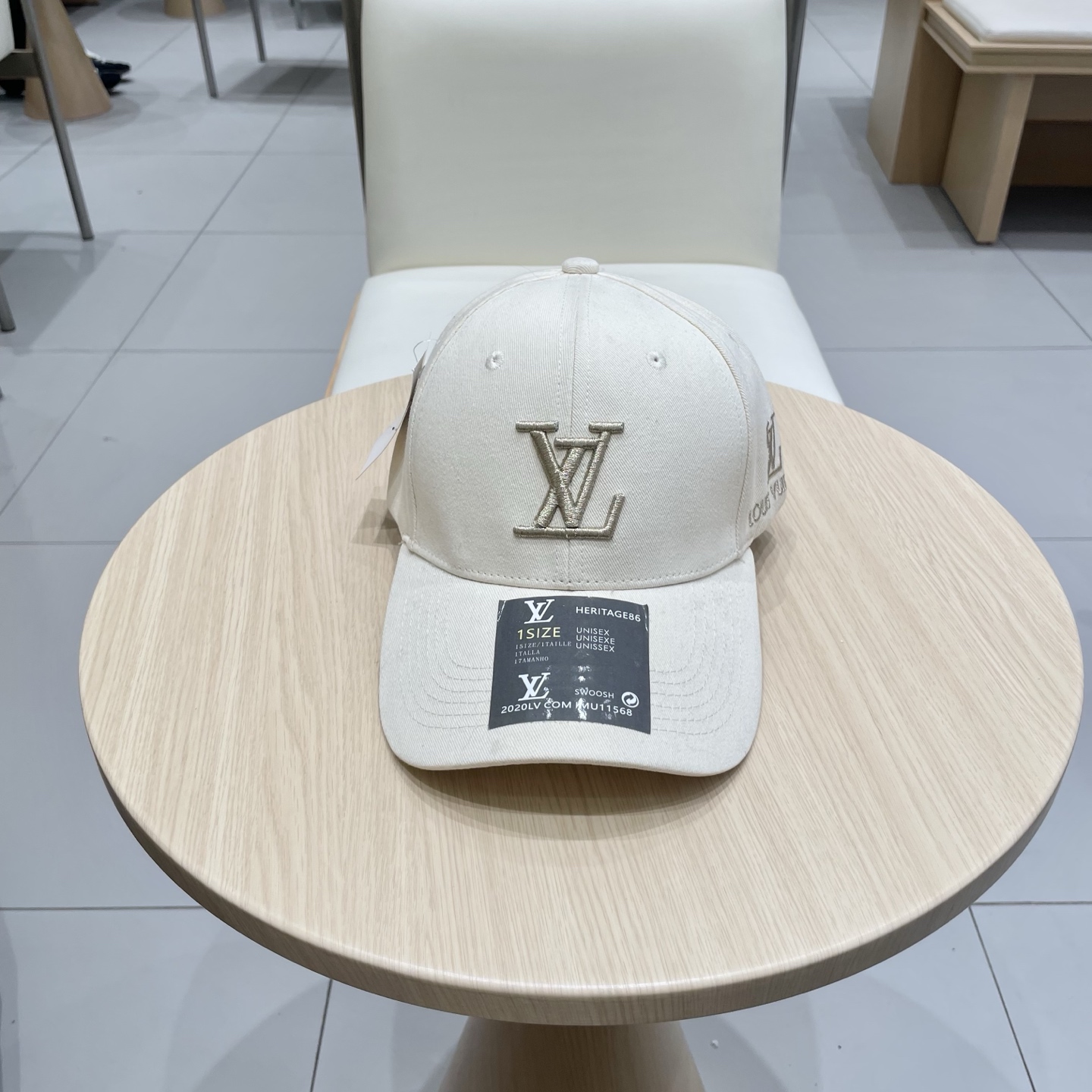 🧢路易威登lv棒球帽 LouisVuitton😍新款重工打造♥️高端大气，百搭款🤗男女通用！