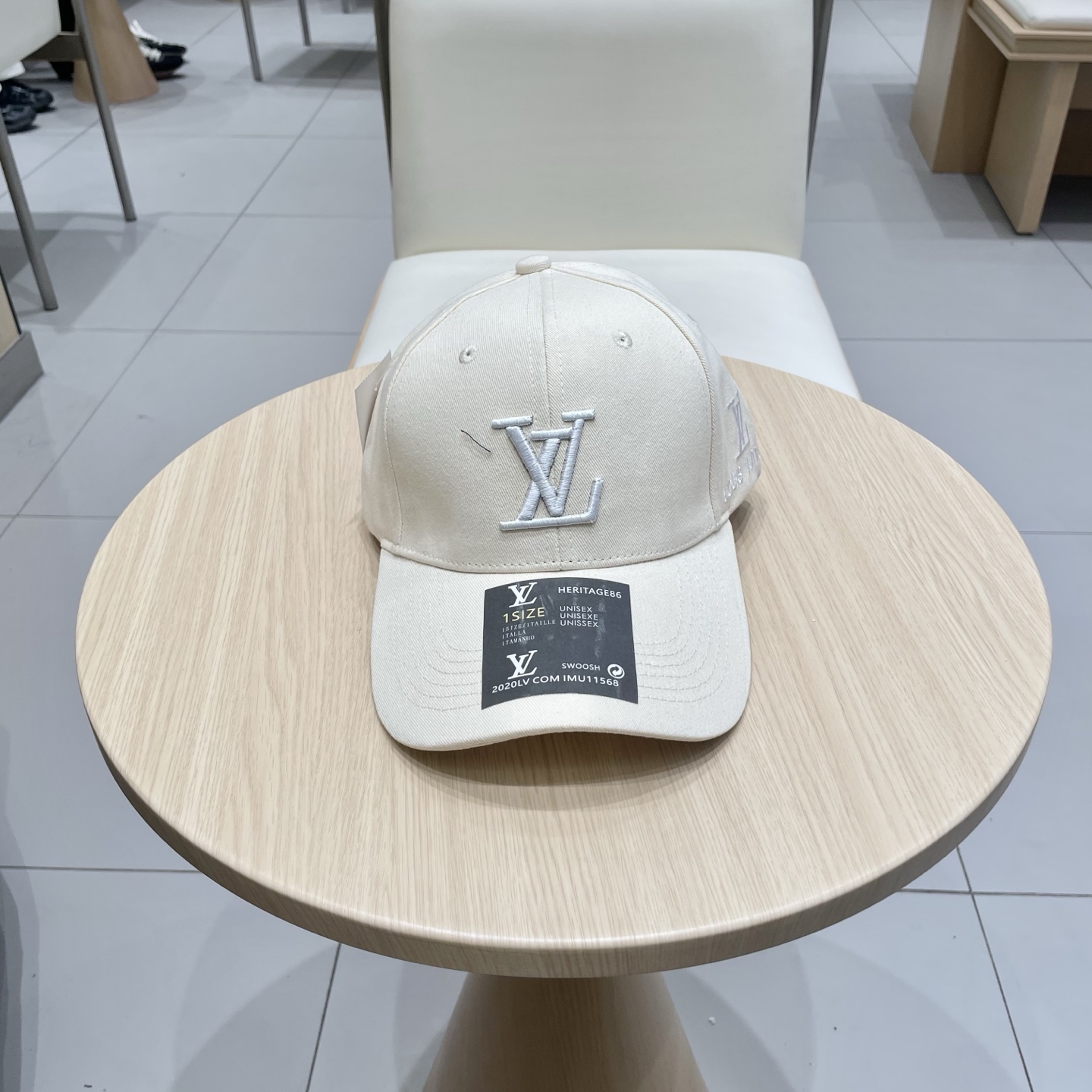 🧢路易威登lv棒球帽 LouisVuitton😍新款重工打造♥️高端大气，百搭款🤗男女通用！