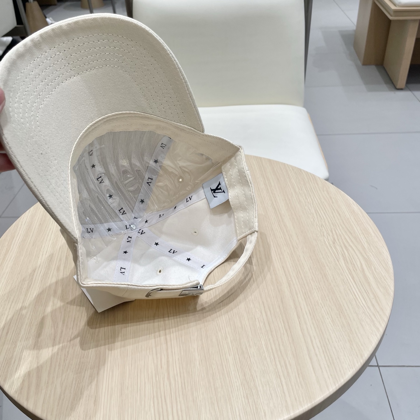 🧢路易威登lv棒球帽 LouisVuitton😍新款重工打造♥️高端大气，百搭款🤗男女通用！