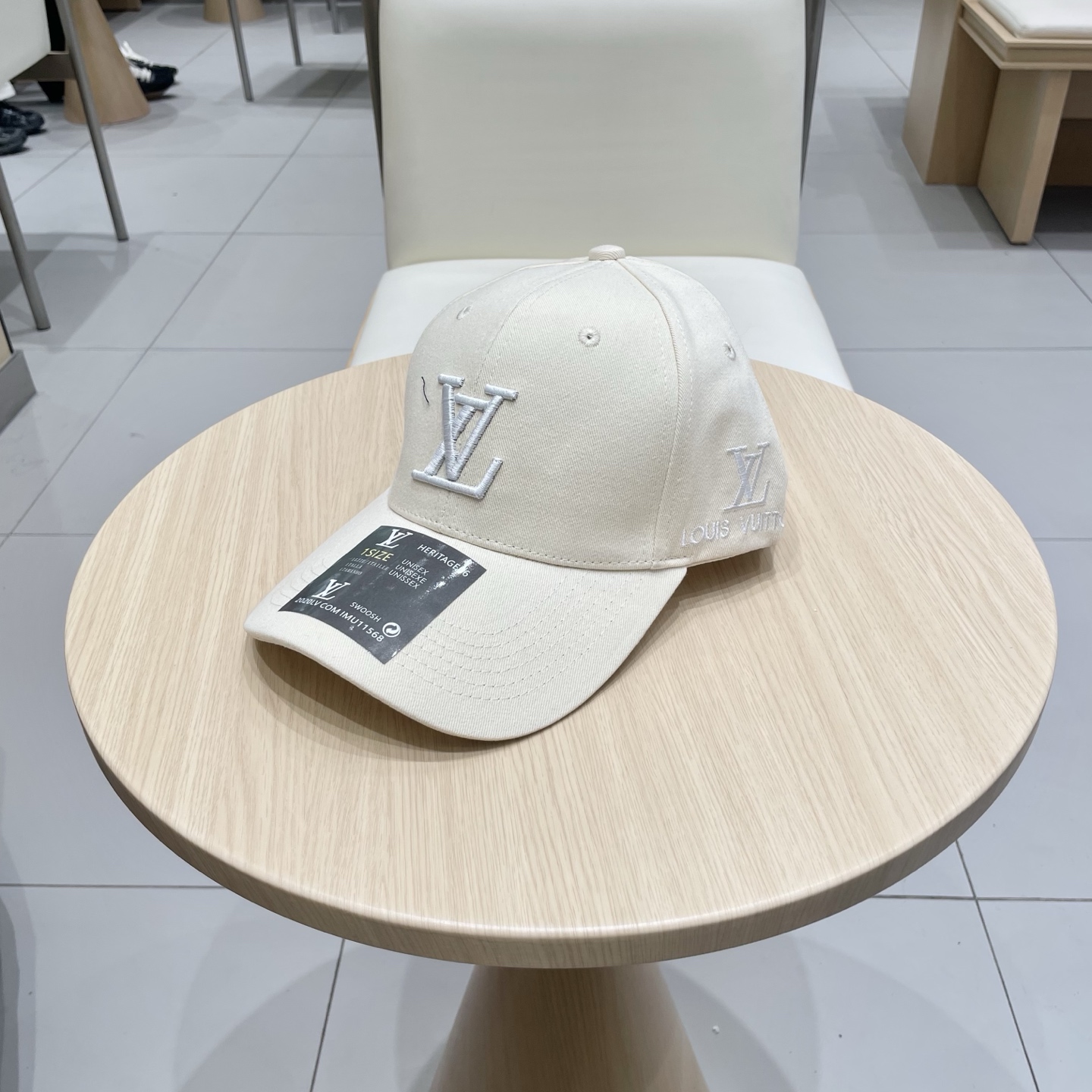 🧢路易威登lv棒球帽 LouisVuitton😍新款重工打造♥️高端大气，百搭款🤗男女通用！