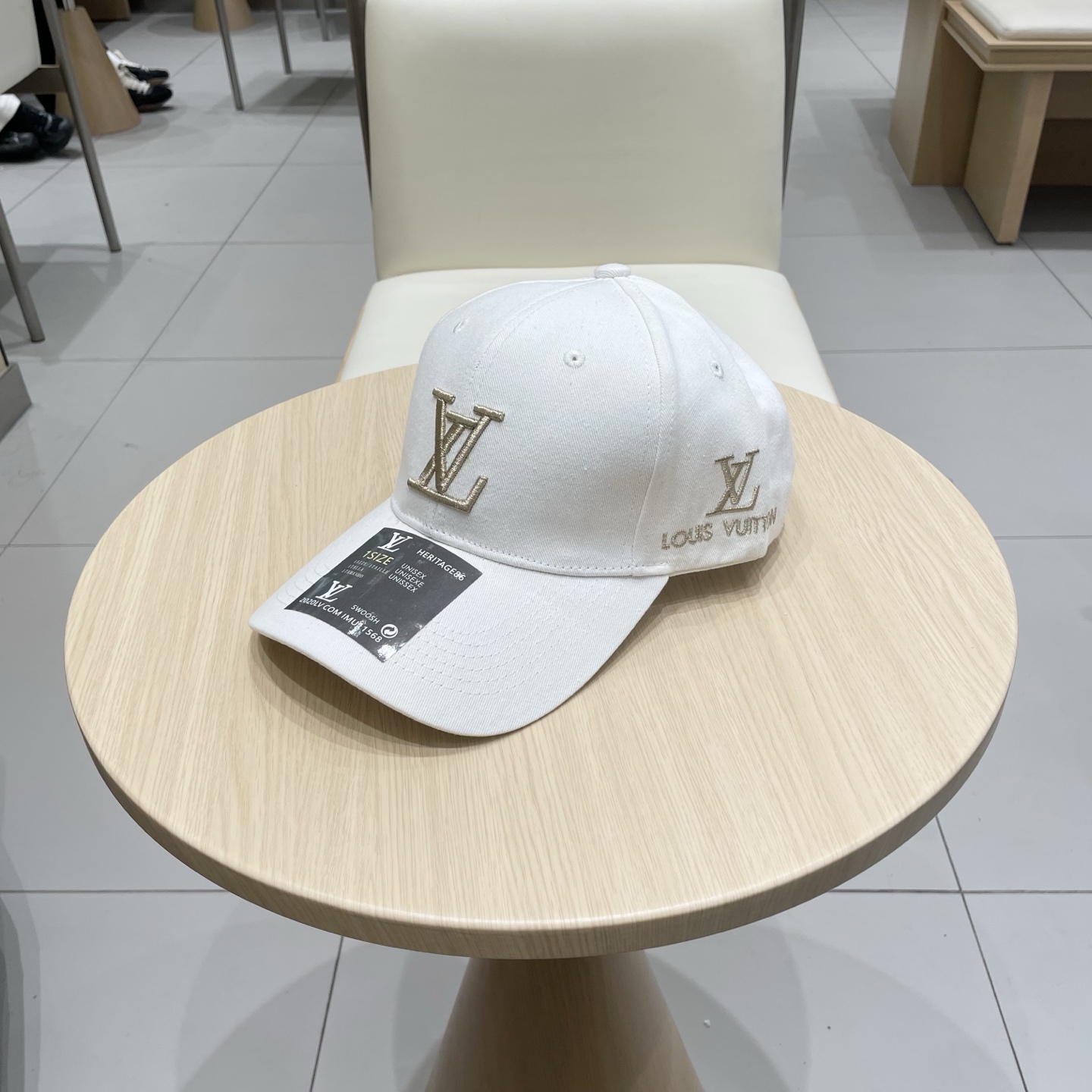 🧢路易威登lv棒球帽 LouisVuitton😍新款重工打造♥️高端大气，百搭款🤗男女通用！