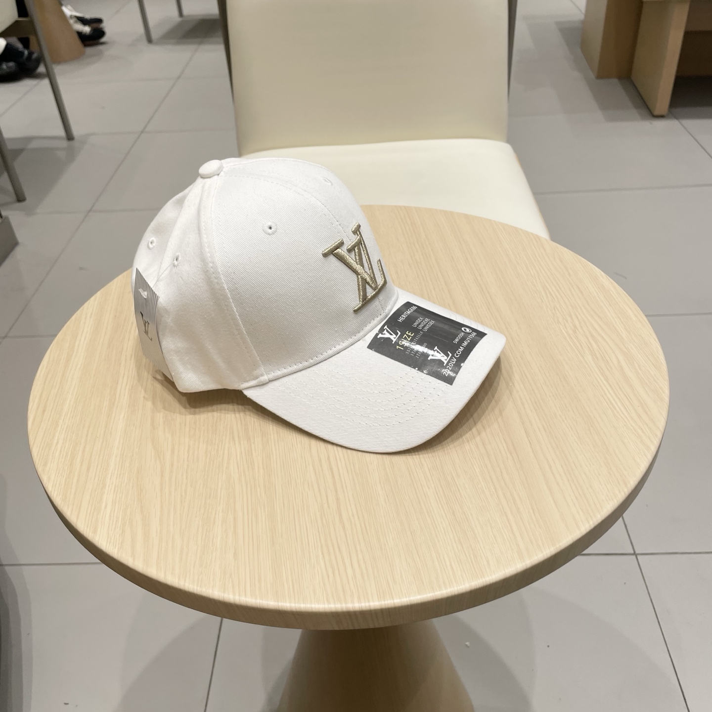 🧢路易威登lv棒球帽 LouisVuitton😍新款重工打造♥️高端大气，百搭款🤗男女通用！