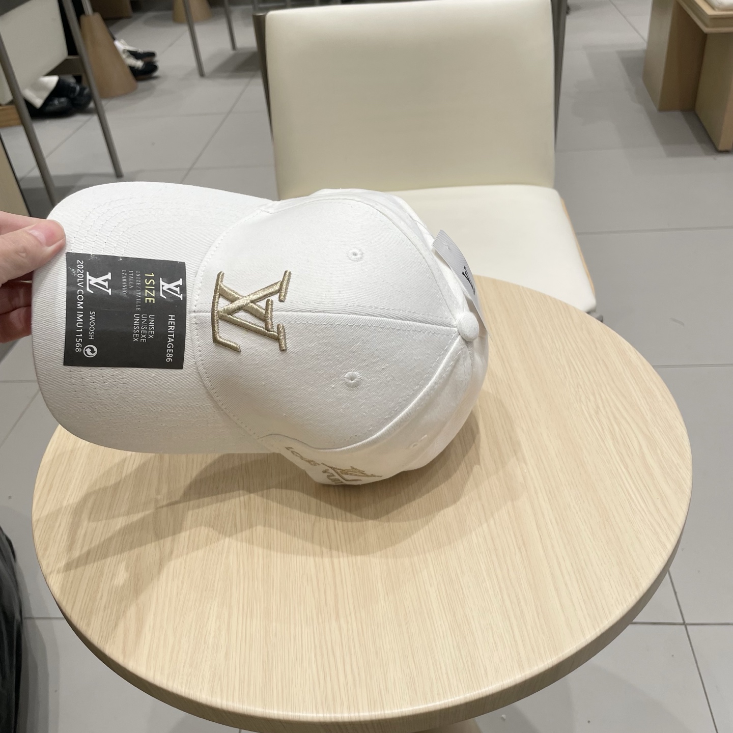 🧢路易威登lv棒球帽 LouisVuitton😍新款重工打造♥️高端大气，百搭款🤗男女通用！