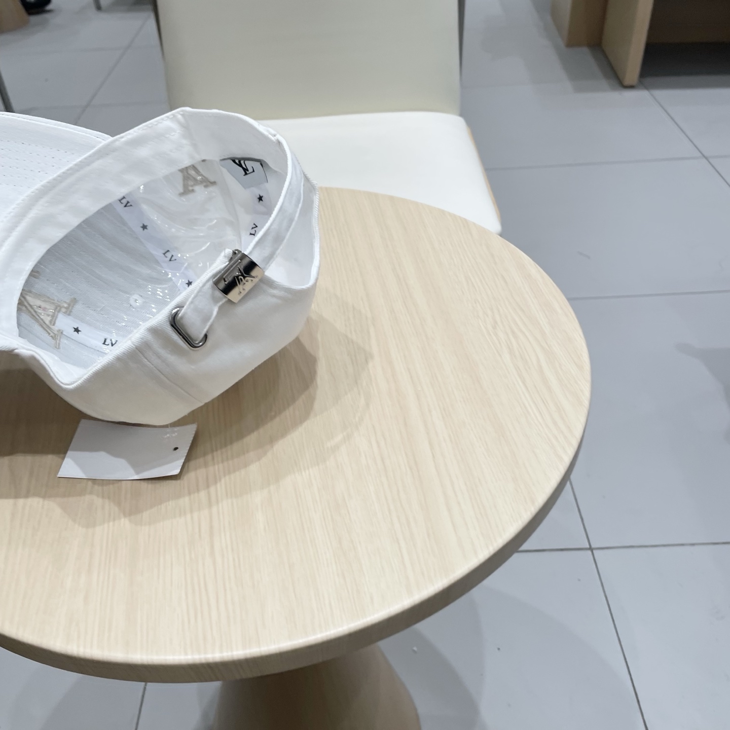 🧢路易威登lv棒球帽 LouisVuitton😍新款重工打造♥️高端大气，百搭款🤗男女通用！