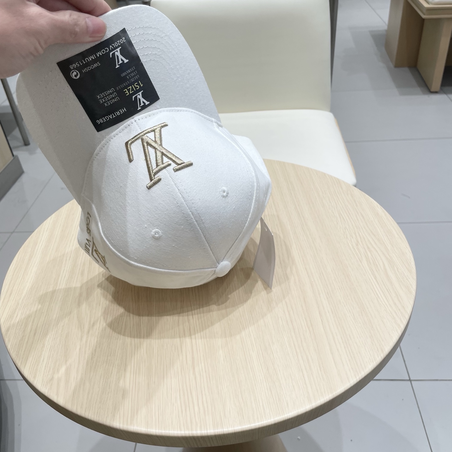 🧢路易威登lv棒球帽 LouisVuitton😍新款重工打造♥️高端大气，百搭款🤗男女通用！