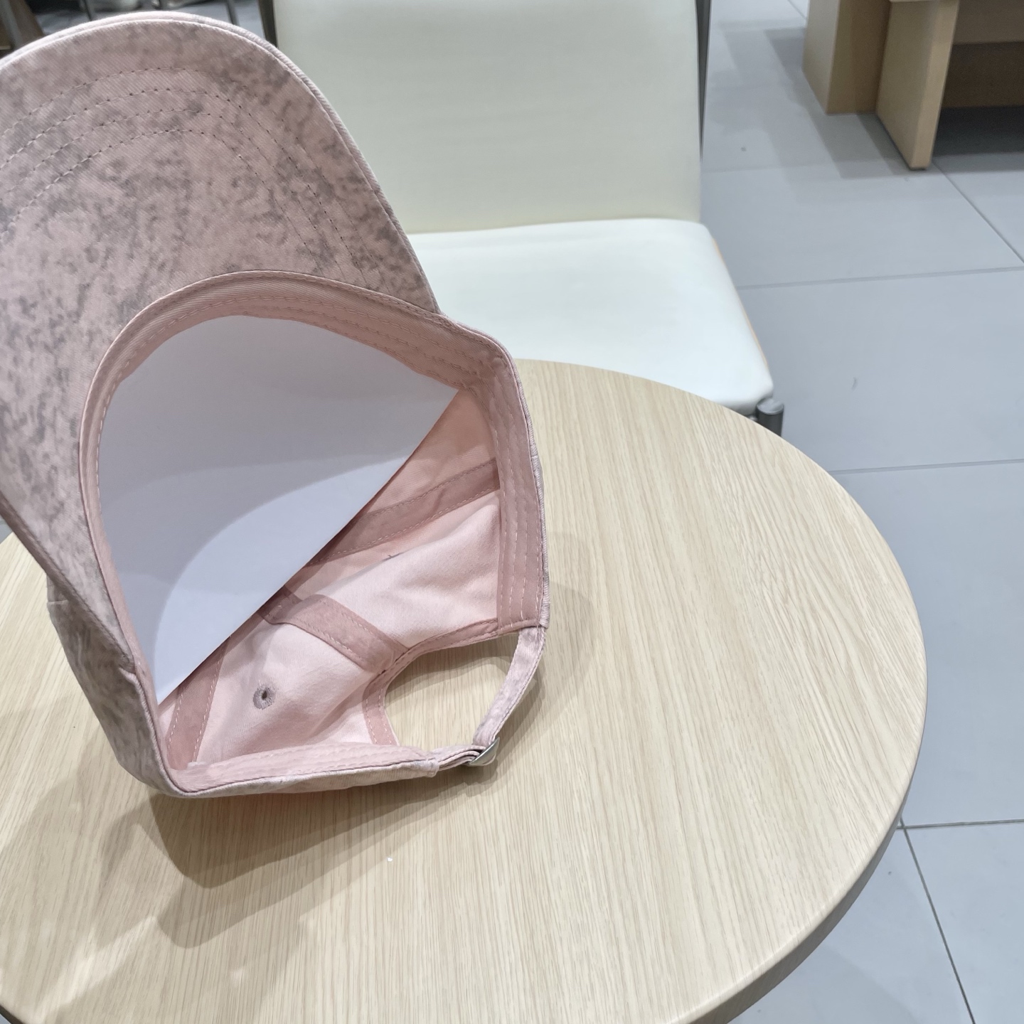  alo 新款定制棒球帽
🧢 设计感满满
日常穿搭 甜酷十足‼️
洋气 高级 不挑人‼️