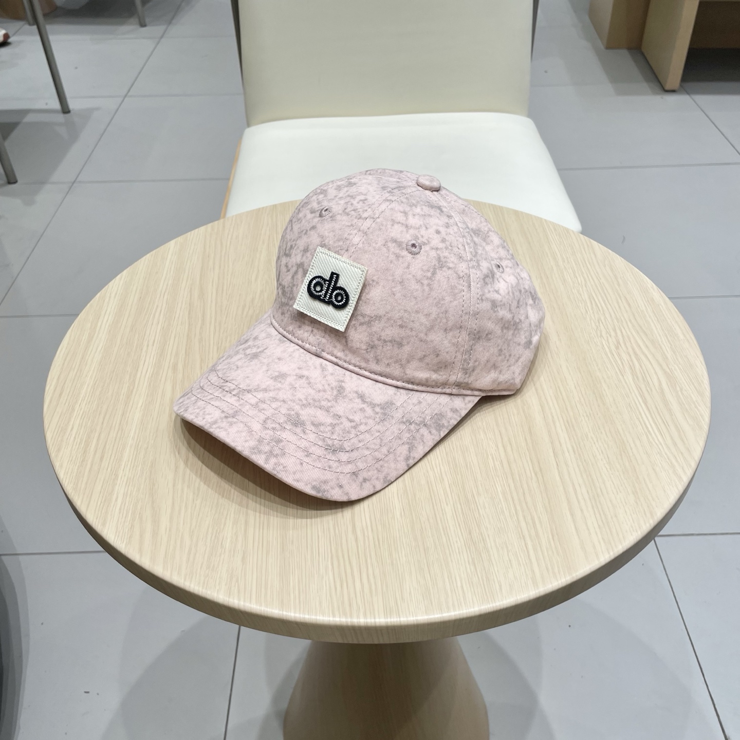  alo 新款定制棒球帽
🧢 设计感满满
日常穿搭 甜酷十足‼️
洋气 高级 不挑人‼️