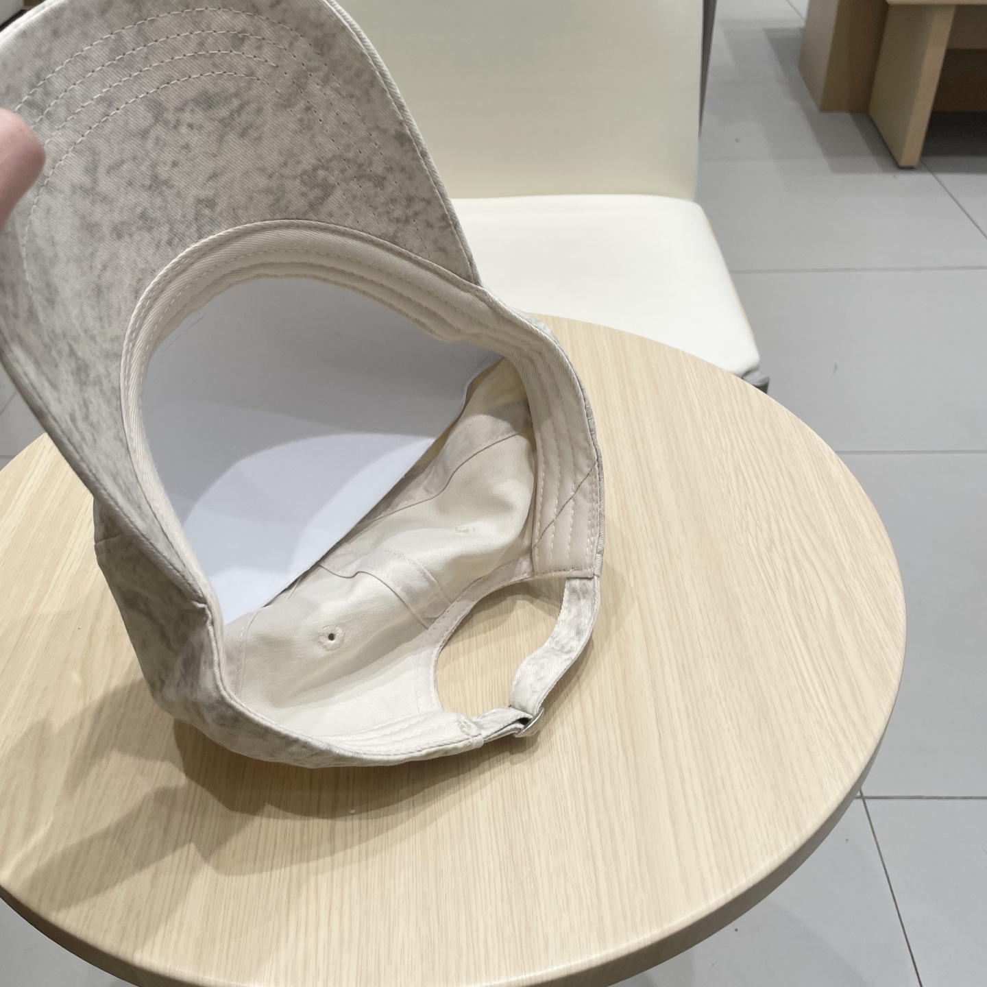  alo 新款定制棒球帽
🧢 设计感满满
日常穿搭 甜酷十足‼️
洋气 高级 不挑人‼️