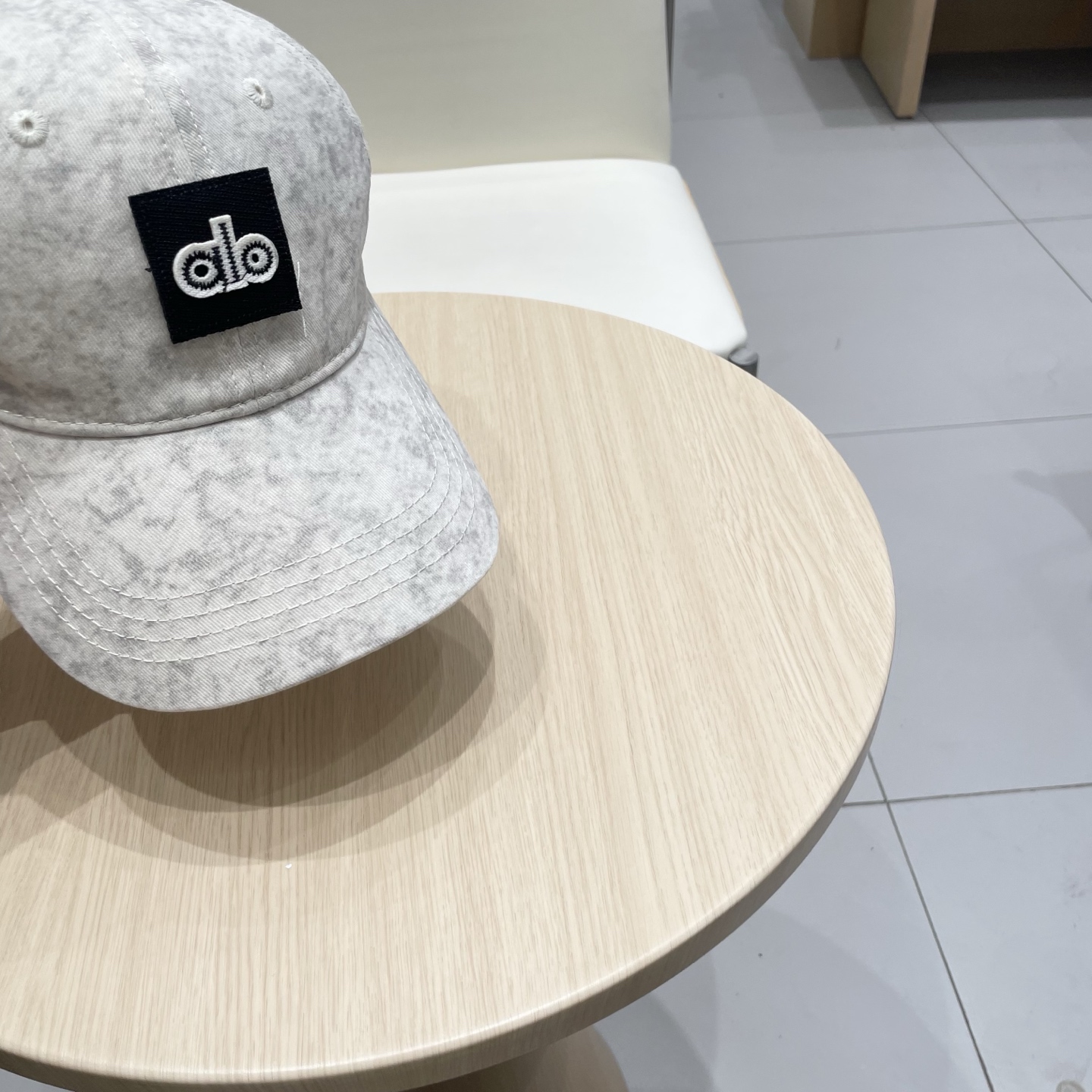  alo 新款定制棒球帽
🧢 设计感满满
日常穿搭 甜酷十足‼️
洋气 高级 不挑人‼️