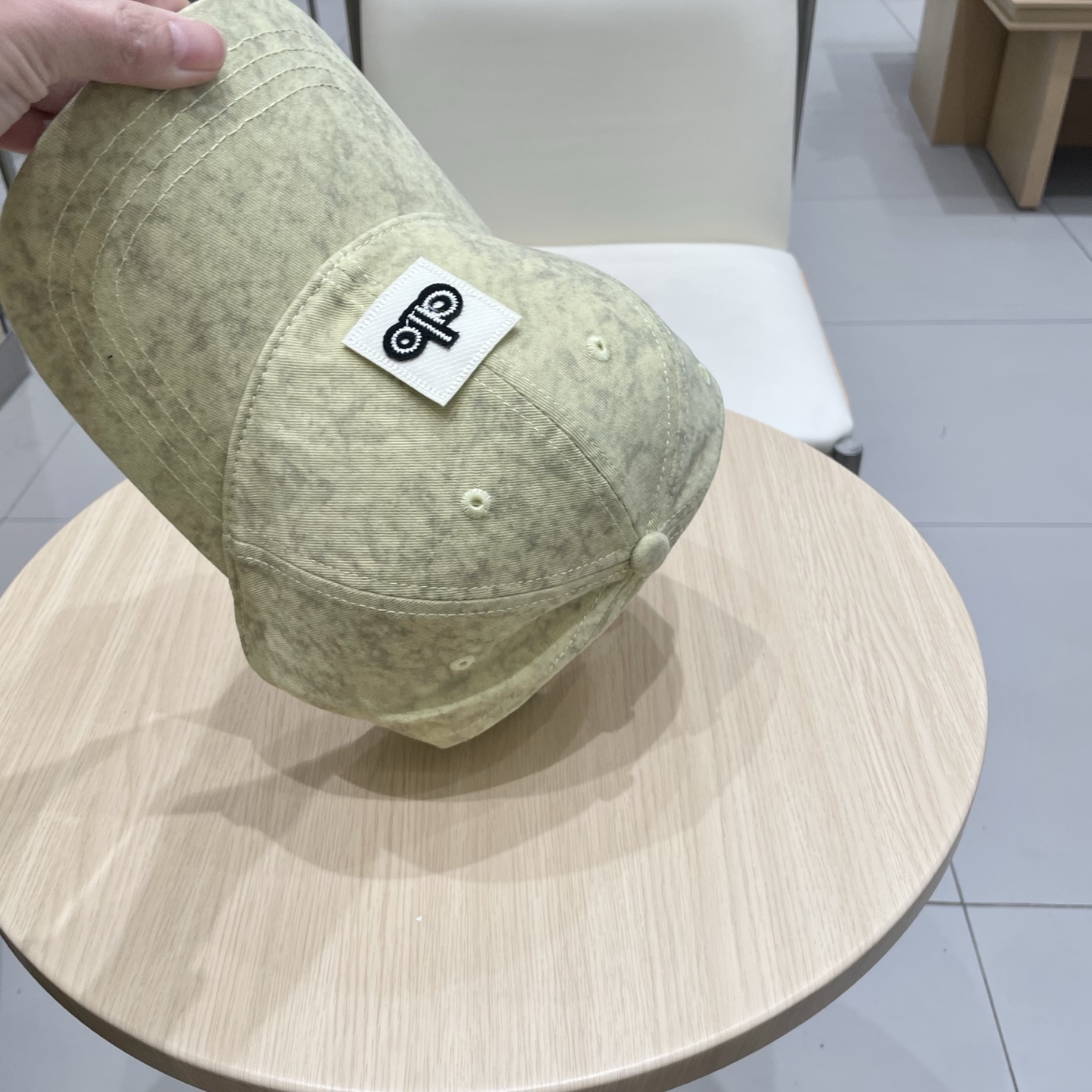  alo 新款定制棒球帽
🧢 设计感满满
日常穿搭 甜酷十足‼️
洋气 高级 不挑人‼️