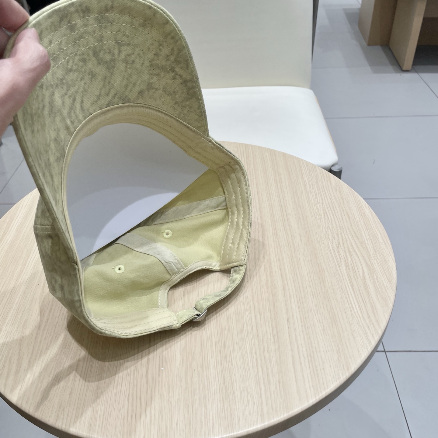  alo 新款定制棒球帽
🧢 设计感满满
日常穿搭 甜酷十足‼️
洋气 高级 不挑人‼️