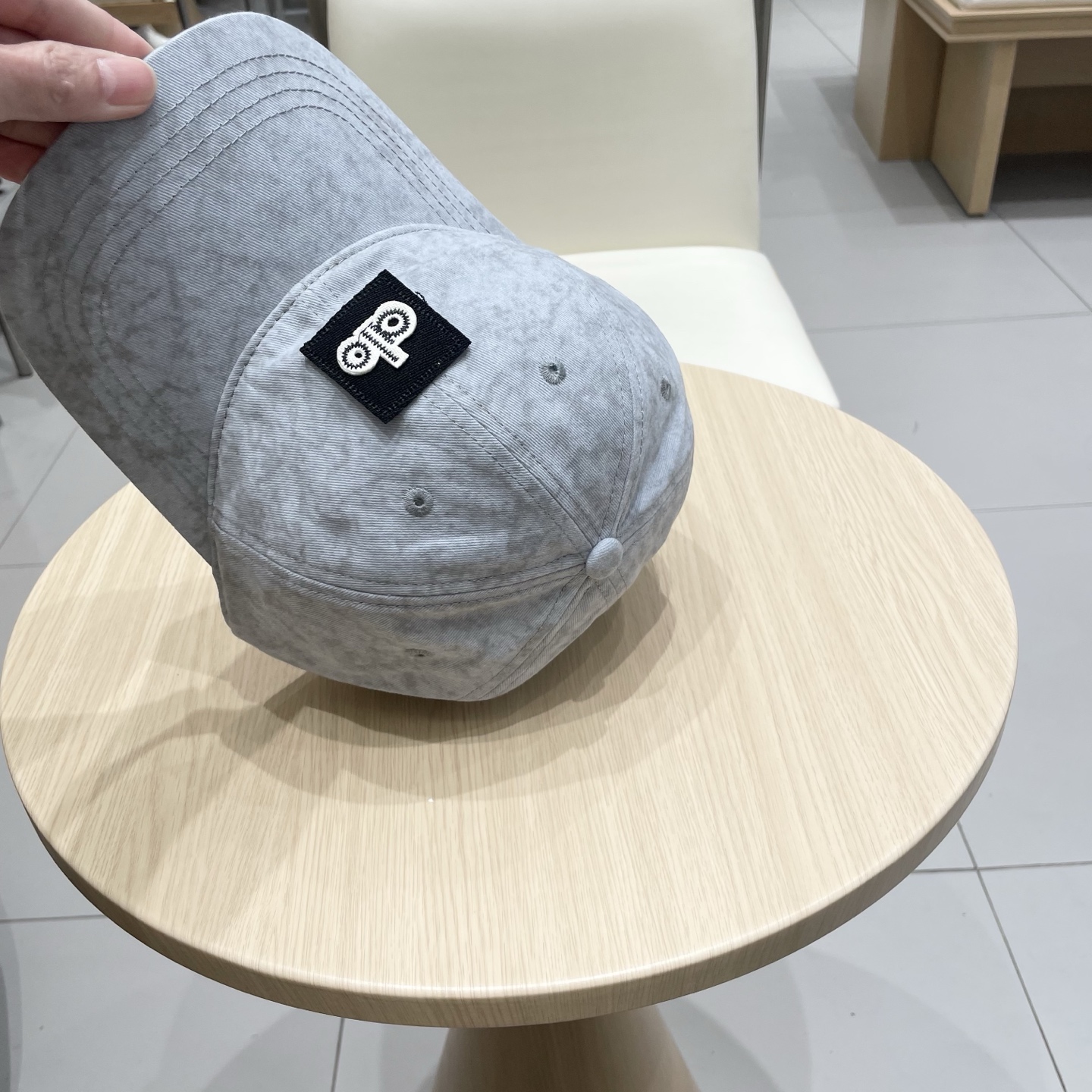  alo 新款定制棒球帽
🧢 设计感满满
日常穿搭 甜酷十足‼️
洋气 高级 不挑人‼️