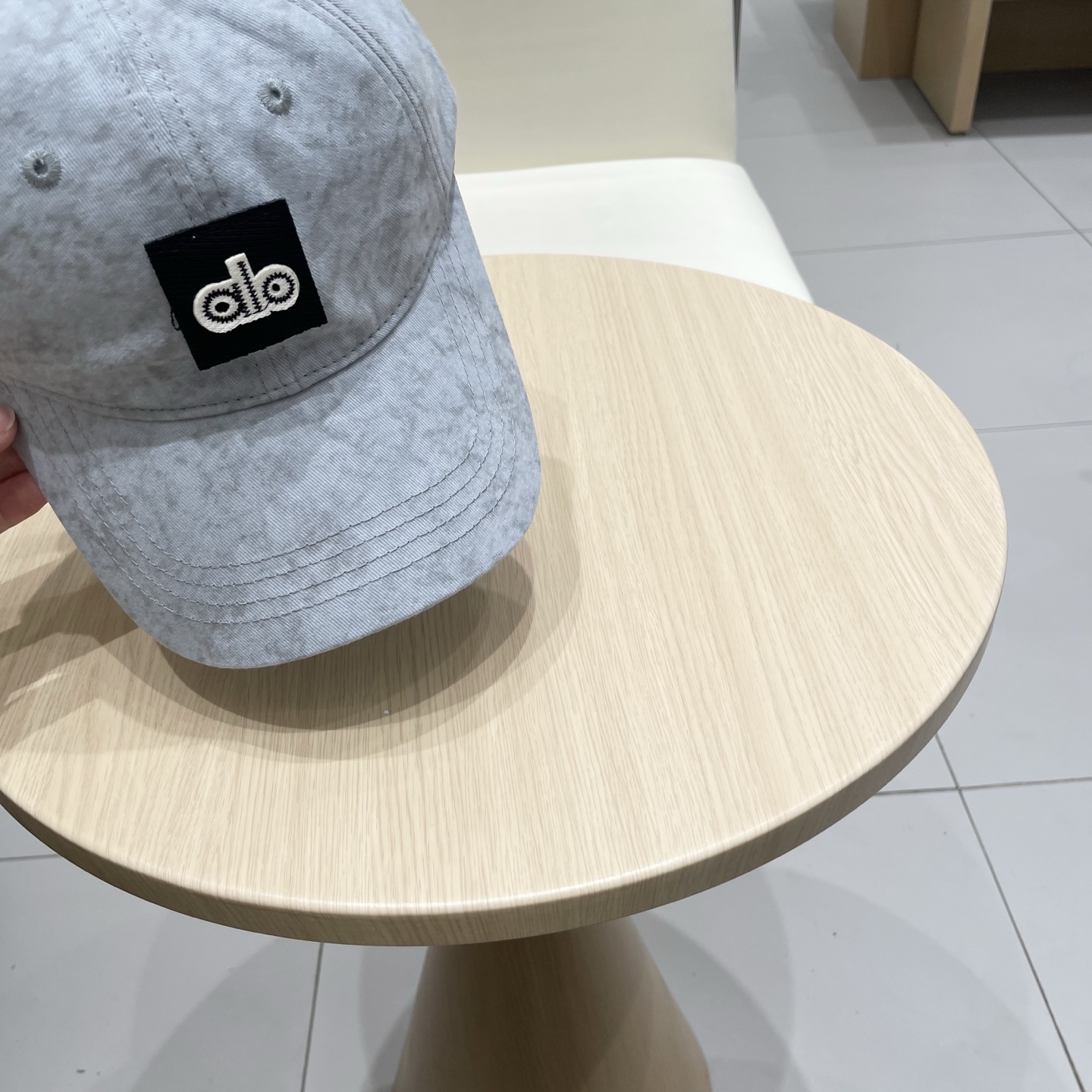 alo 新款定制棒球帽
🧢 设计感满满
日常穿搭 甜酷十足‼️
洋气 高级 不挑人‼️