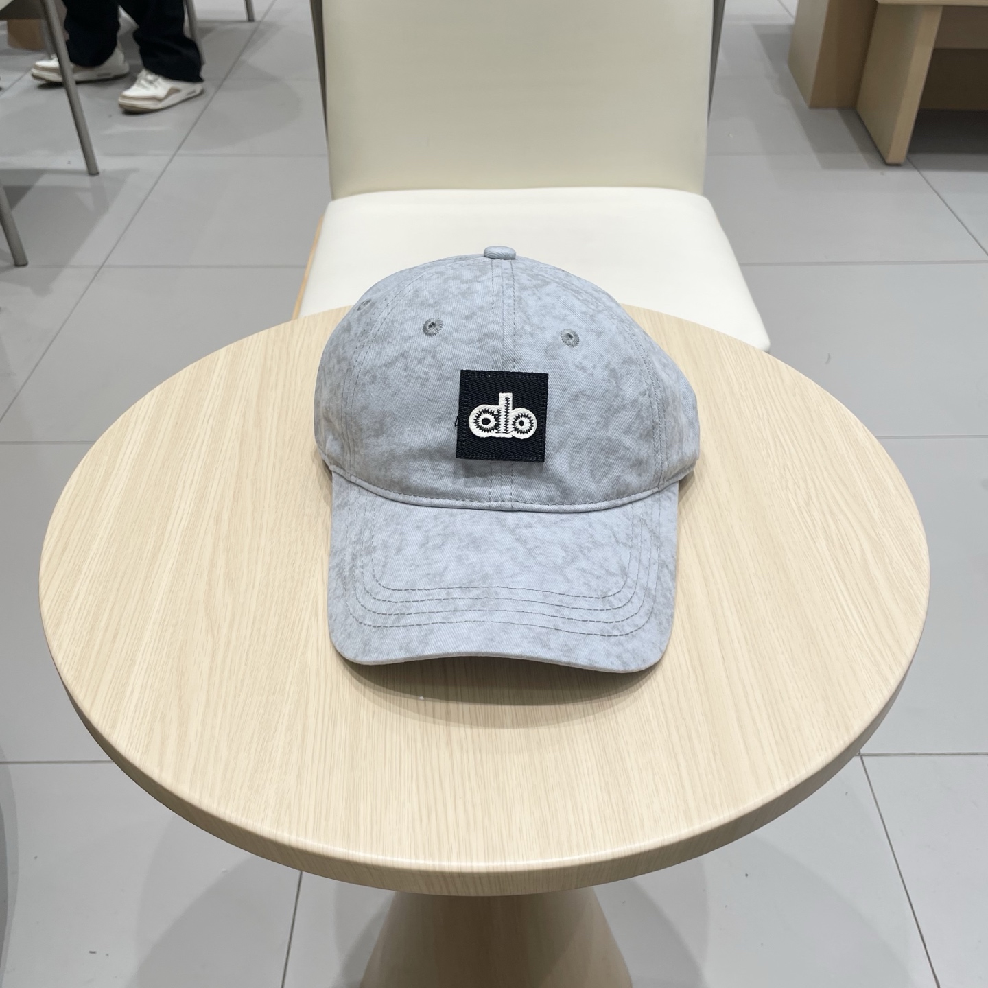  alo 新款定制棒球帽
🧢 设计感满满
日常穿搭 甜酷十足‼️
洋气 高级 不挑人‼️