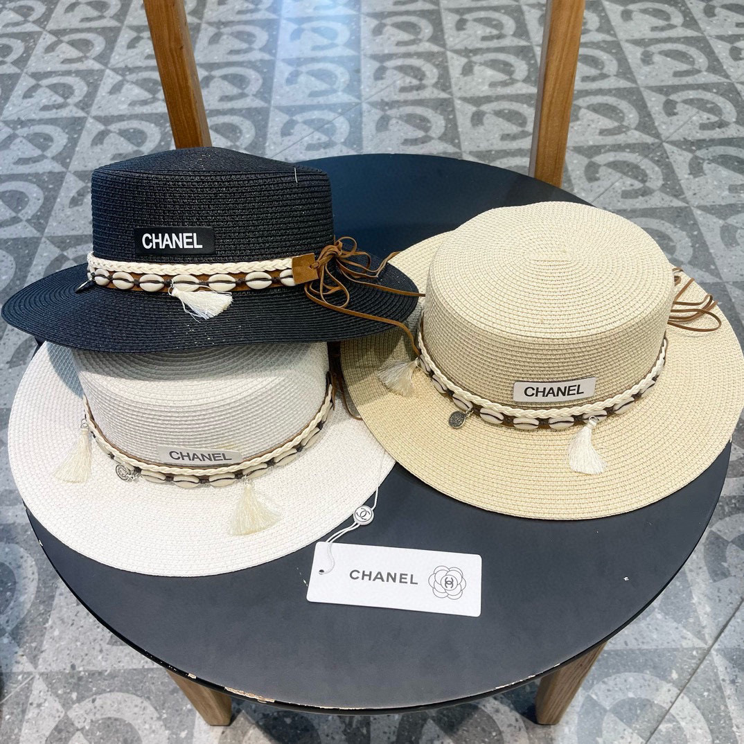  【CHANEL香奈儿】2025的新款草编遮阳平顶草帽🤩沙滩风，简约大方，百搭单品～出街首选，新款帽型超