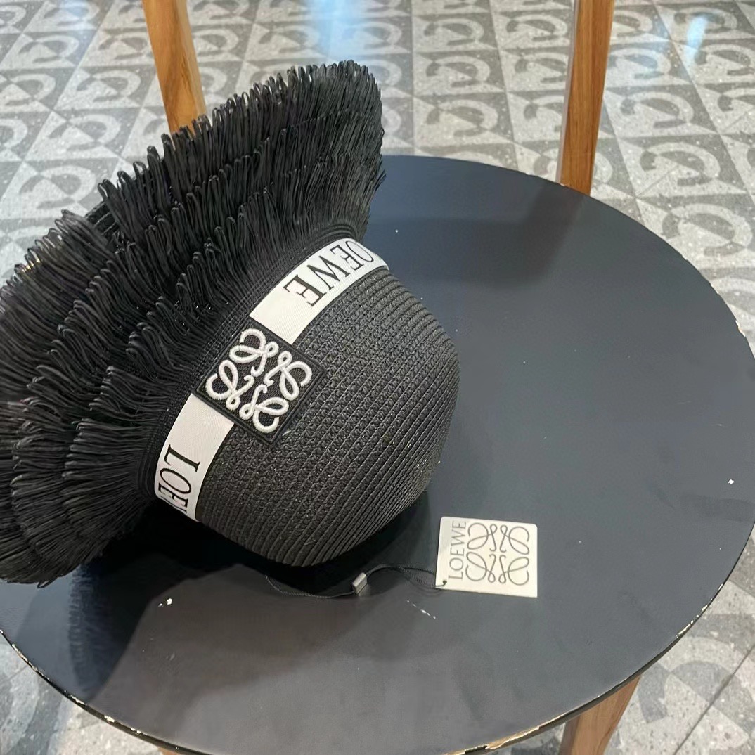 【LOEWE罗意威】2024新款圆顶草帽，出街必备超好搭配，赶紧入手！