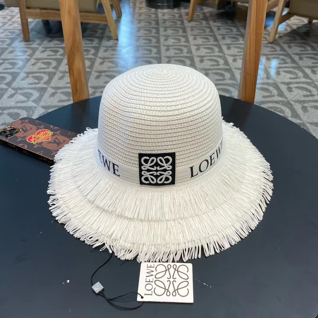 【LOEWE罗意威】2024新款圆顶草帽，出街必备超好搭配，赶紧入手！
