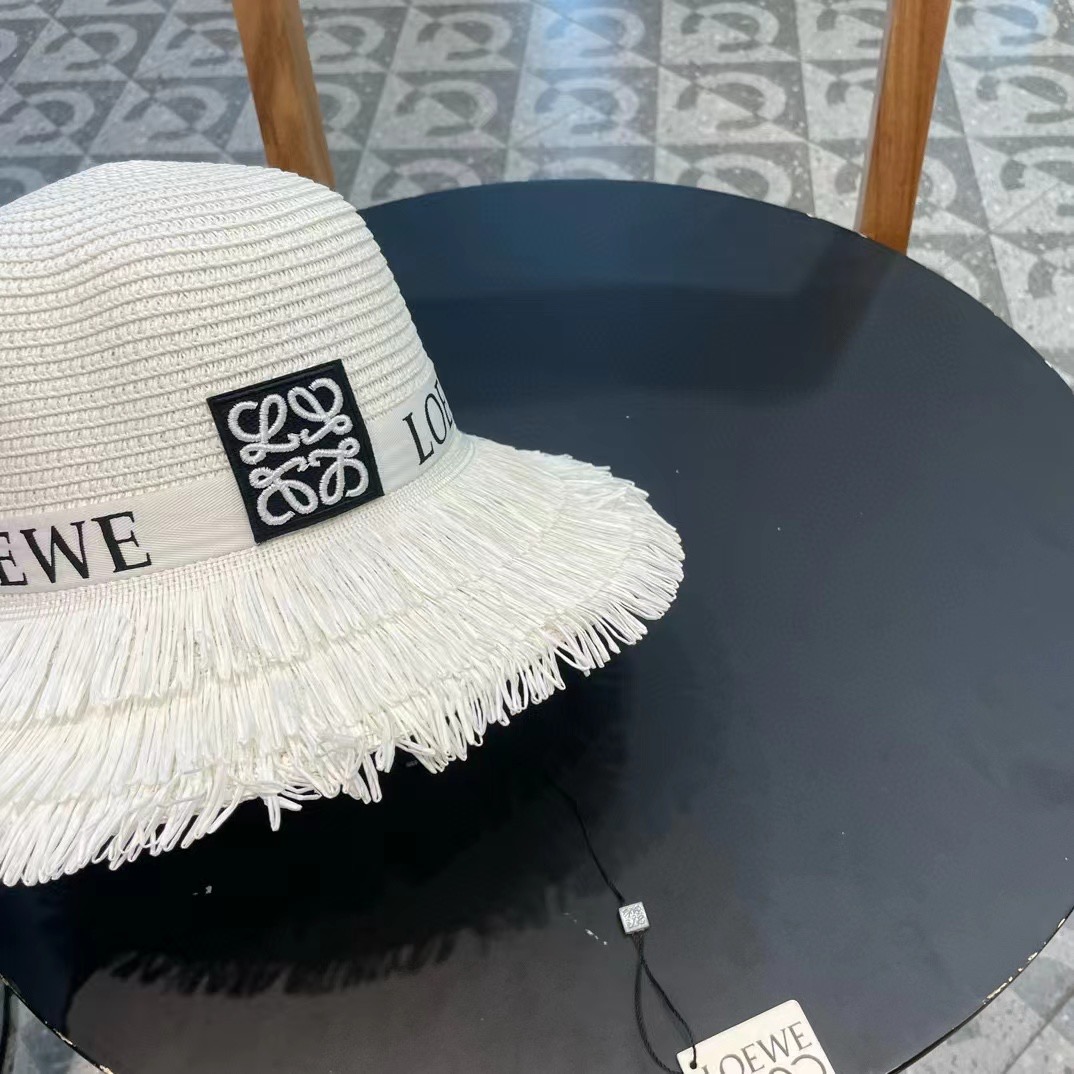 【LOEWE罗意威】2024新款圆顶草帽，出街必备超好搭配，赶紧入手！