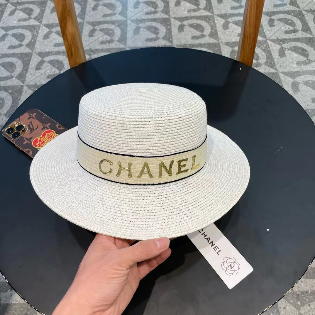  【CHANEL香奈儿】2024的新款平顶草帽，沙滩风，简约大方，百搭单品～出街首选，