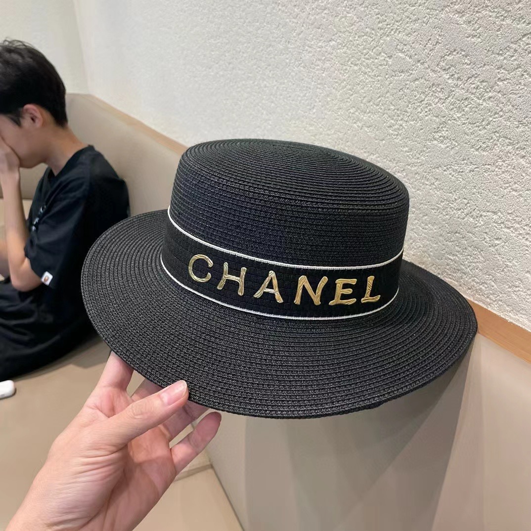  【CHANEL香奈儿】2024的新款平顶草帽，沙滩风，简约大方，百搭单品～出街首选，