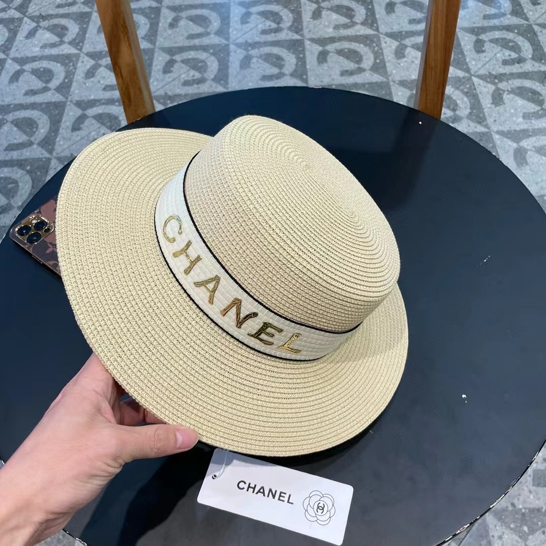  【CHANEL香奈儿】2024的新款平顶草帽，沙滩风，简约大方，百搭单品～出街首选，