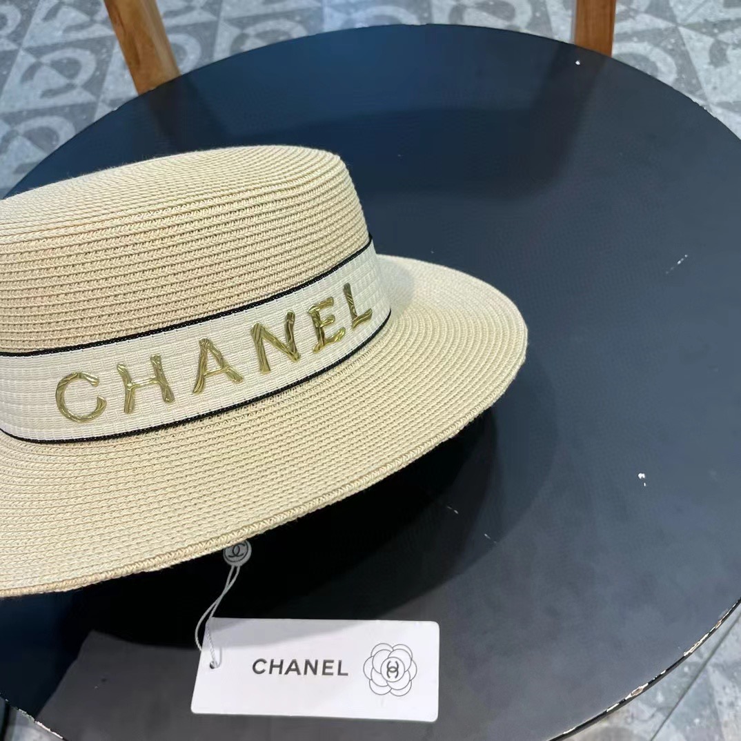  【CHANEL香奈儿】2024的新款平顶草帽，沙滩风，简约大方，百搭单品～出街首选，